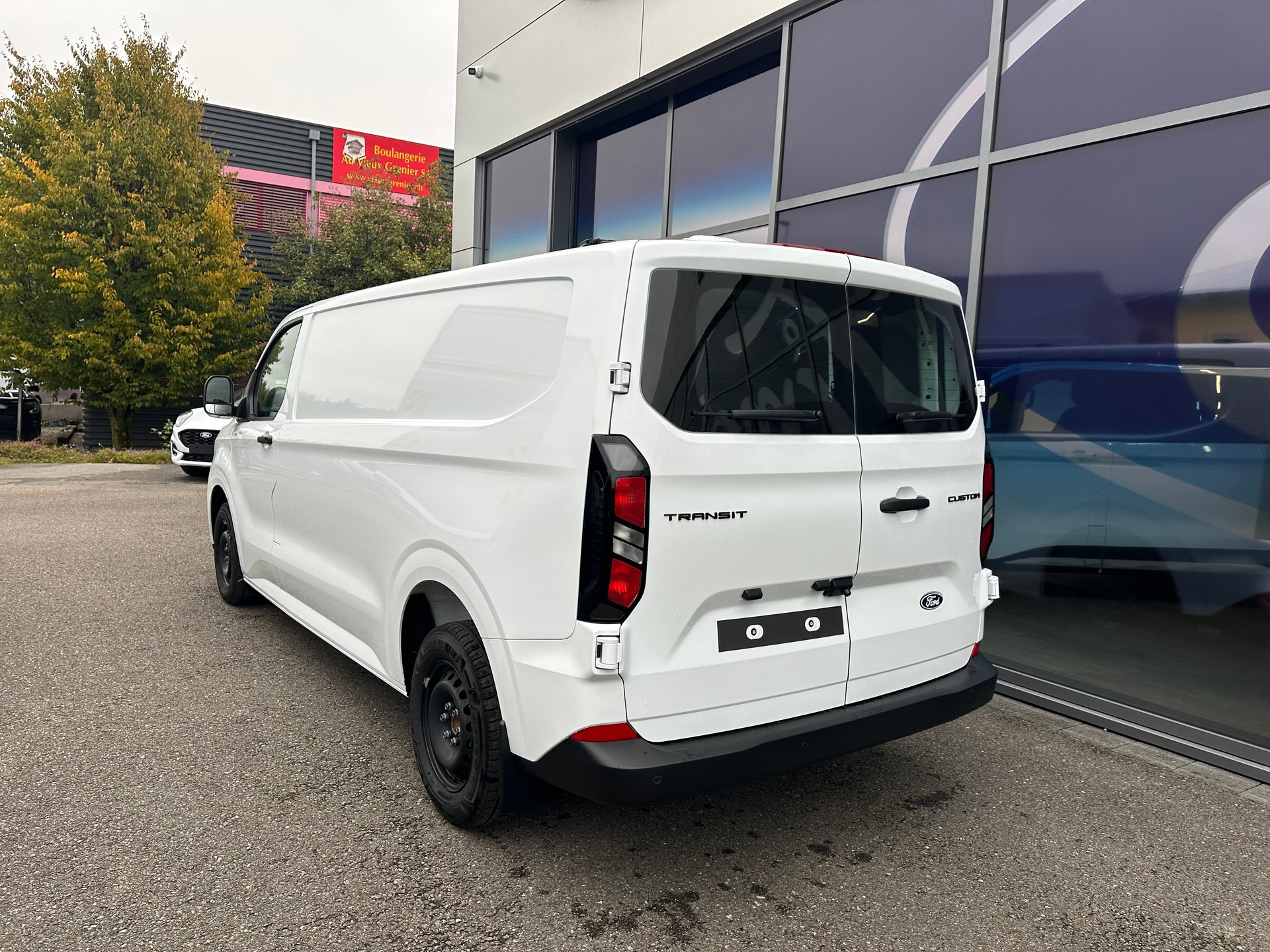 FORD Transit Custom Van 320 L2 2.0 EcoBl Trend/136CV/Aut.-showroom-element-3