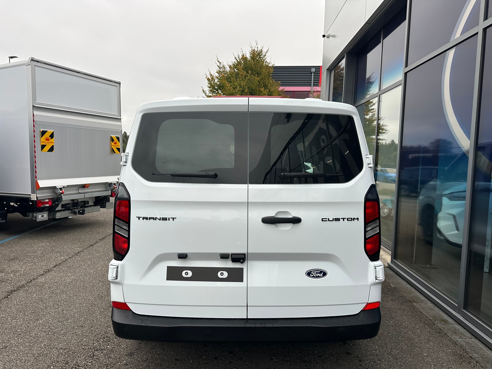 FORD Transit Custom Van 320 L2 2.0 EcoBl Trend/136CV/Aut.-image-4