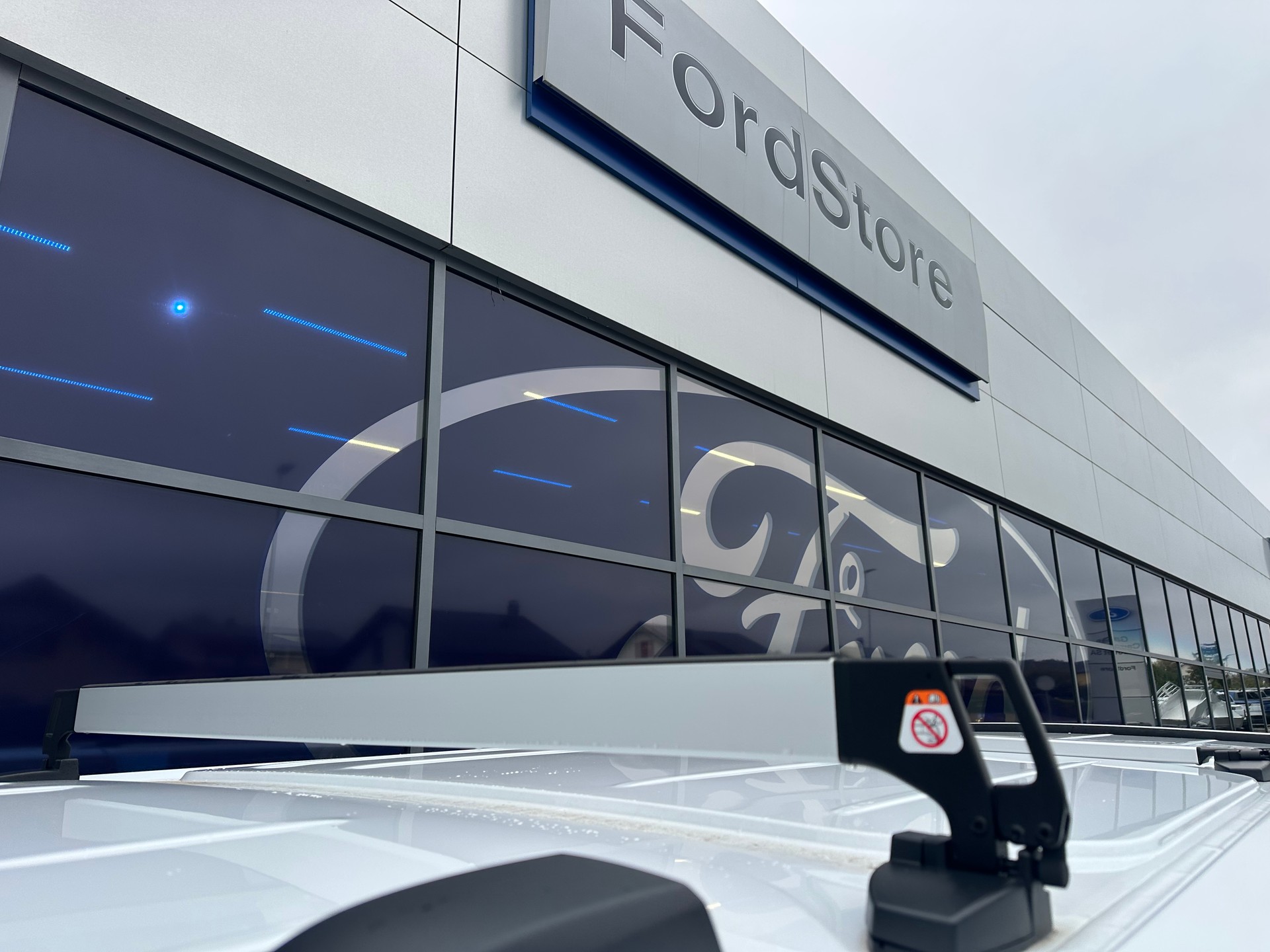FORD Transit Custom Van 320 L2 2.0 EcoBl Trend/136CV/Aut.-image-10