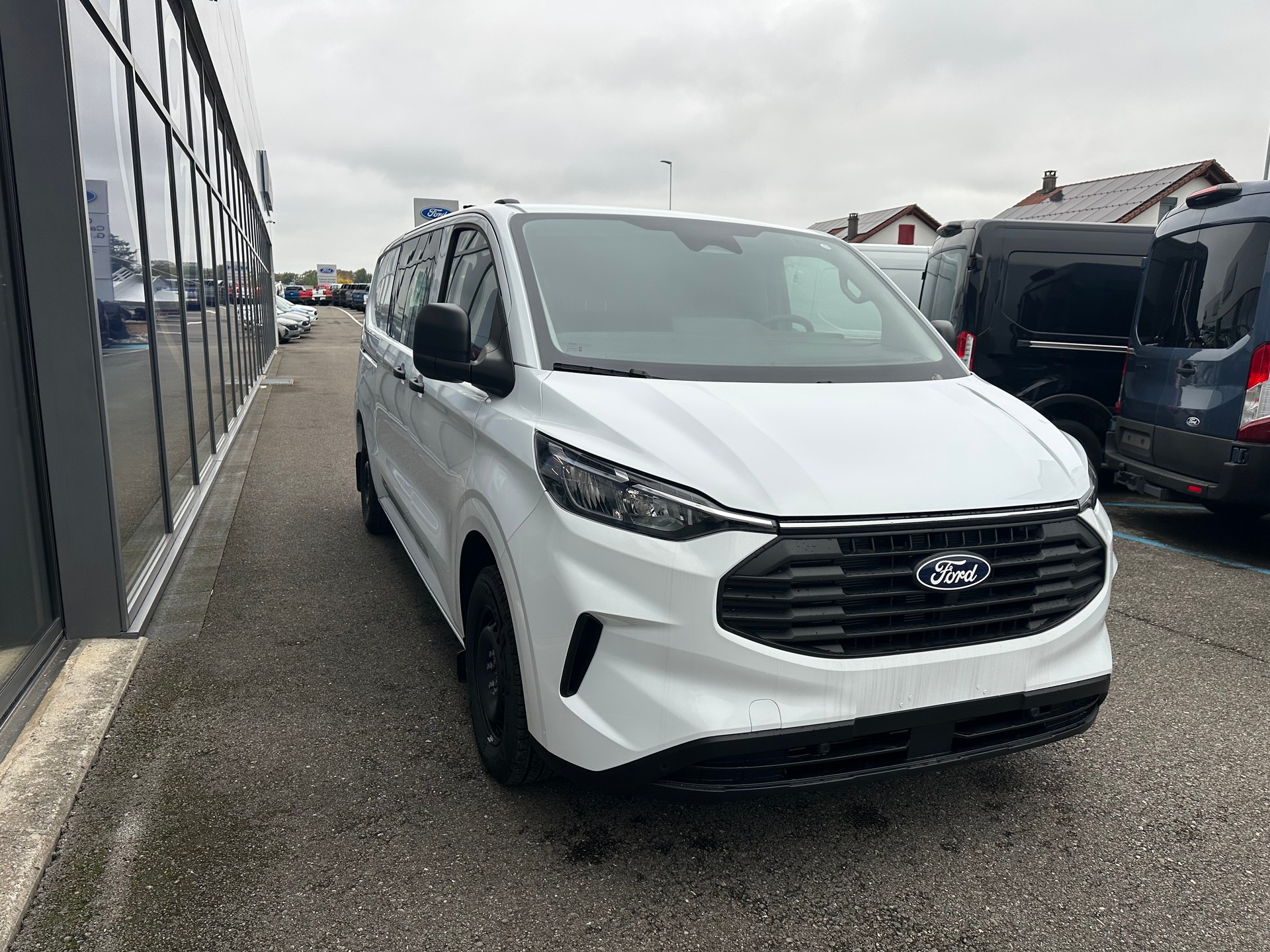FORD Transit Custom Van 320 L2 2.0 EcoBl Trend/136CV/Aut.-image-8
