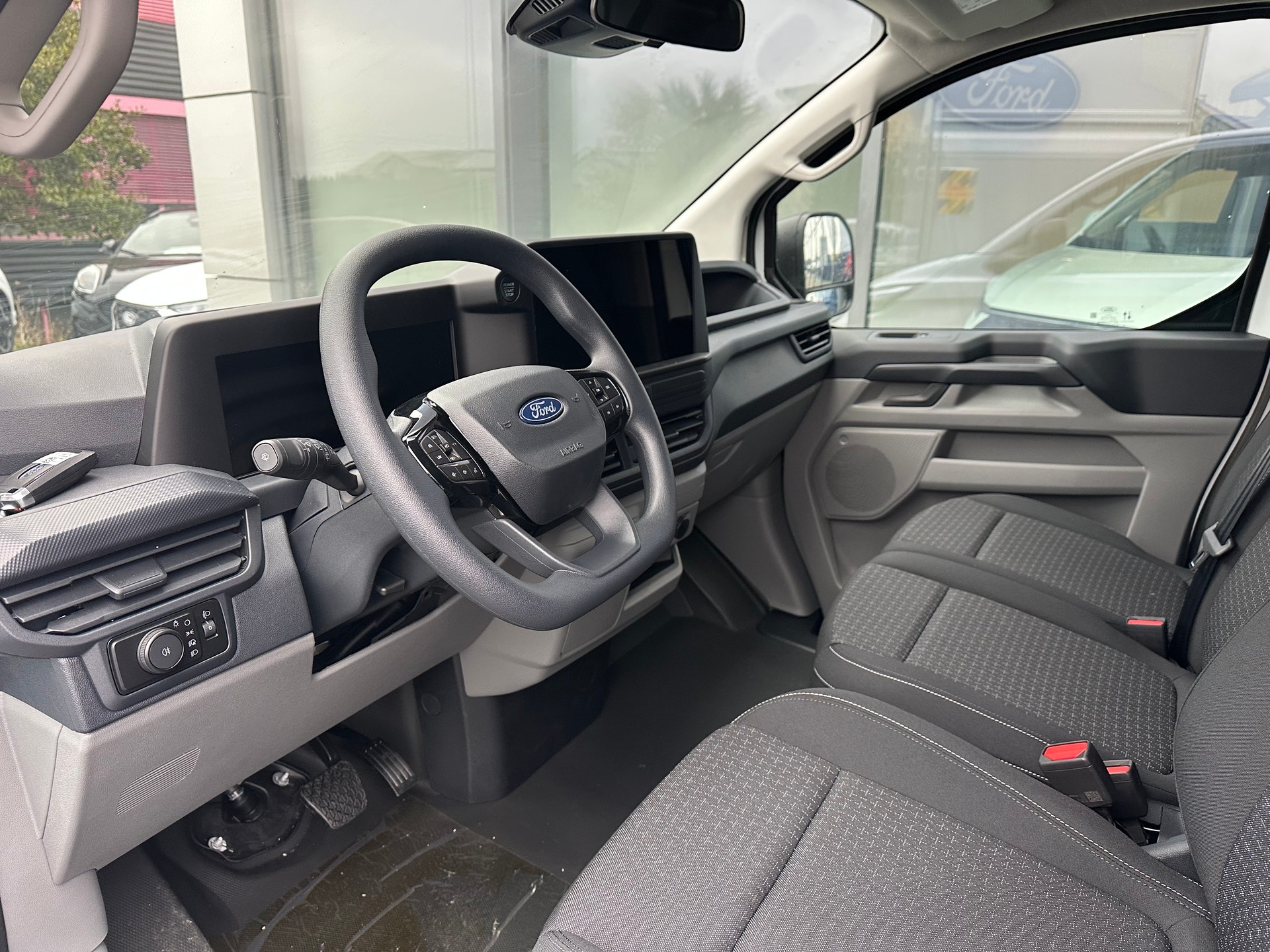 FORD Transit Custom Van 320 L2 2.0 EcoBl Trend/136CV/Aut.-image-11