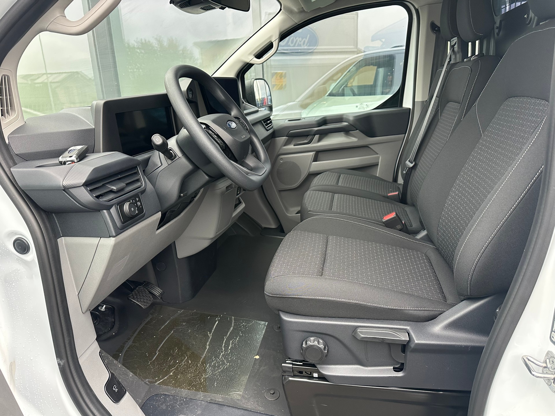 FORD Transit Custom Van 320 L2 2.0 EcoBl Trend/136CV/Aut.-image-12