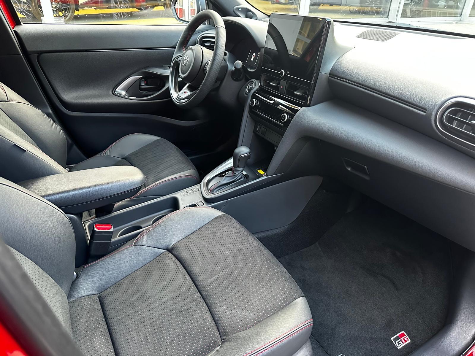 TOYOTA Yaris Cross 1.5 VVT-i HSD GR Sport-image-12