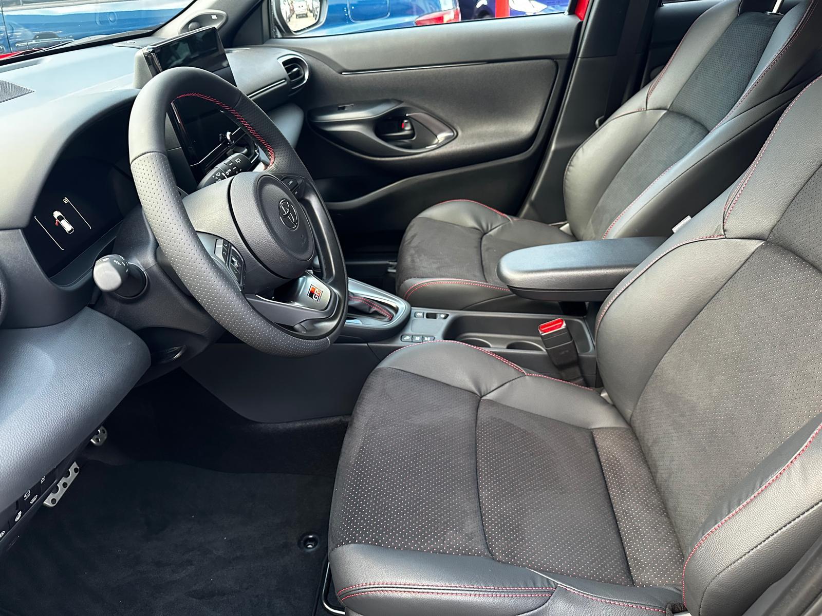 TOYOTA Yaris Cross 1.5 VVT-i HSD GR Sport-image-8