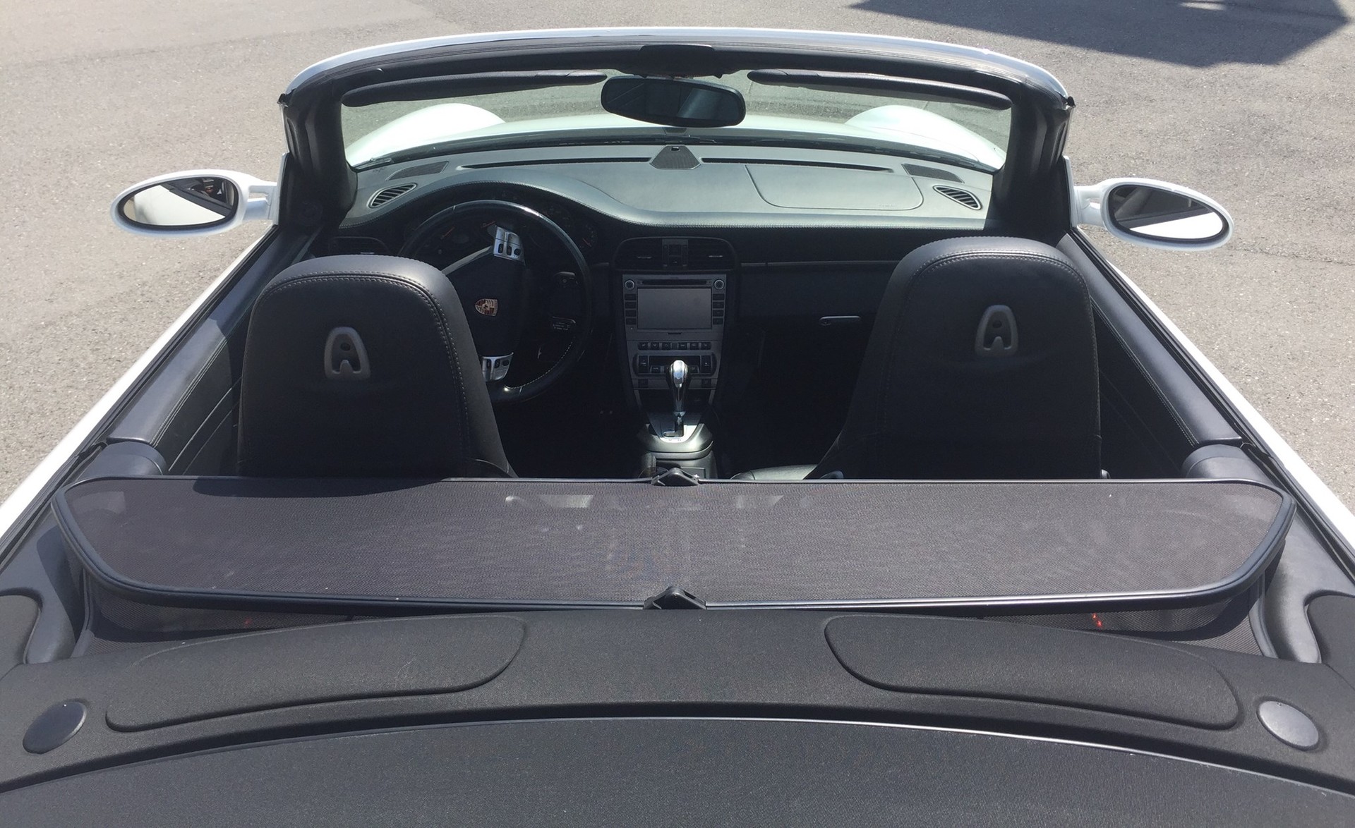 PORSCHE 911 Cabrio Carrera-image-11