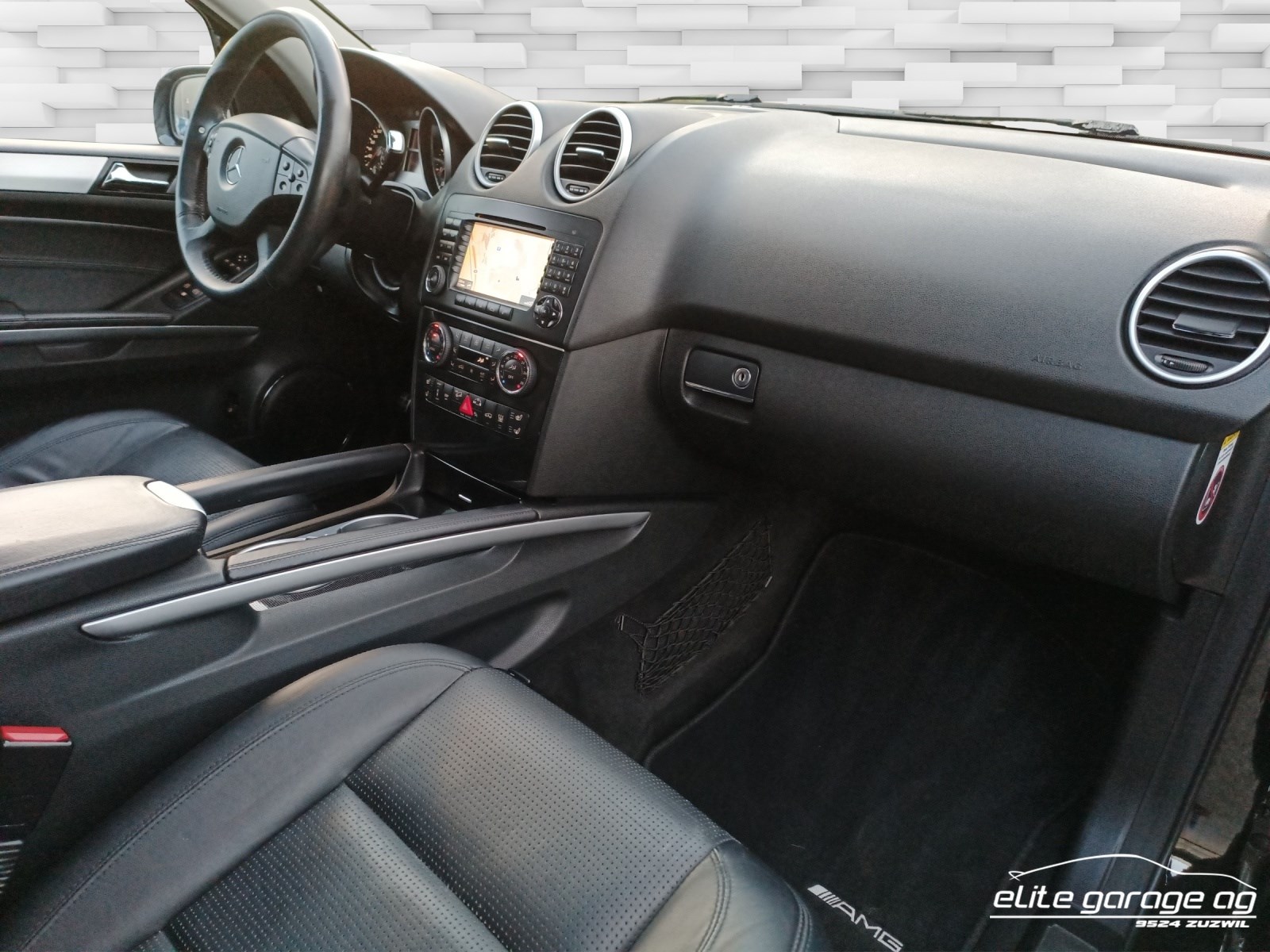 MERCEDES-BENZ ML 63 AMG ALL BLACK 4Matic 7G-Tronic-image-11