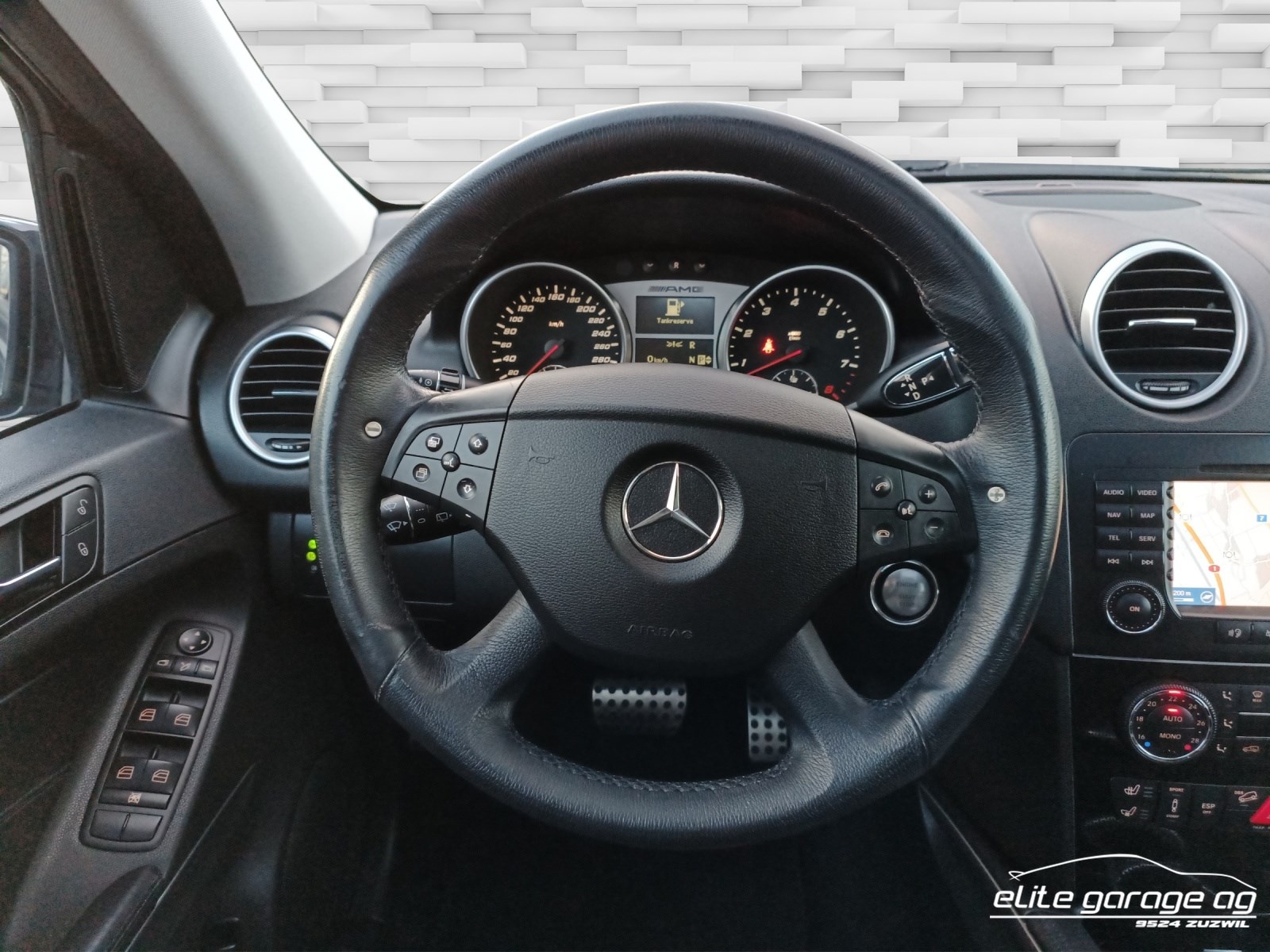 MERCEDES-BENZ ML 63 AMG ALL BLACK 4Matic 7G-Tronic-image-9