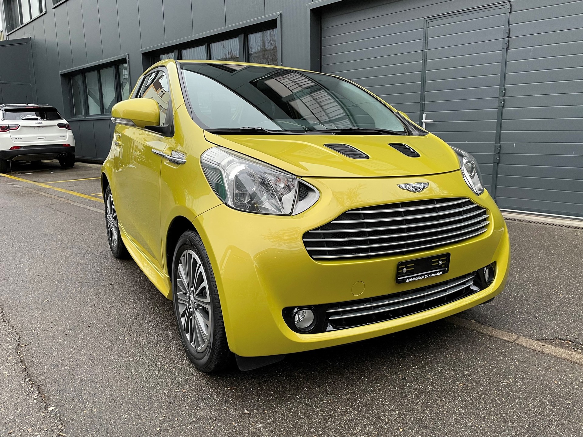 ASTON MARTIN Cygnet 1.33 Launch Ed.-showroom-element-2