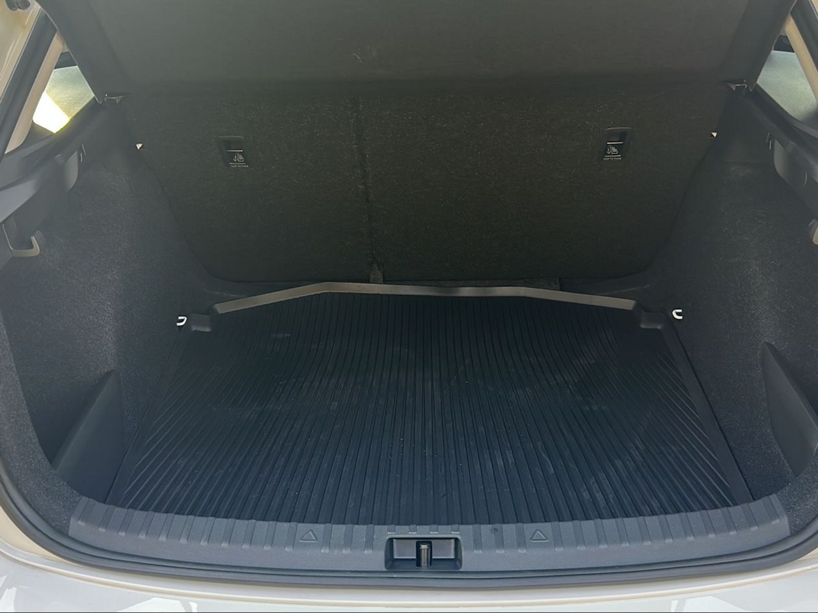 SKODA Scala 1.0 TSI Ambition DSG-image-9