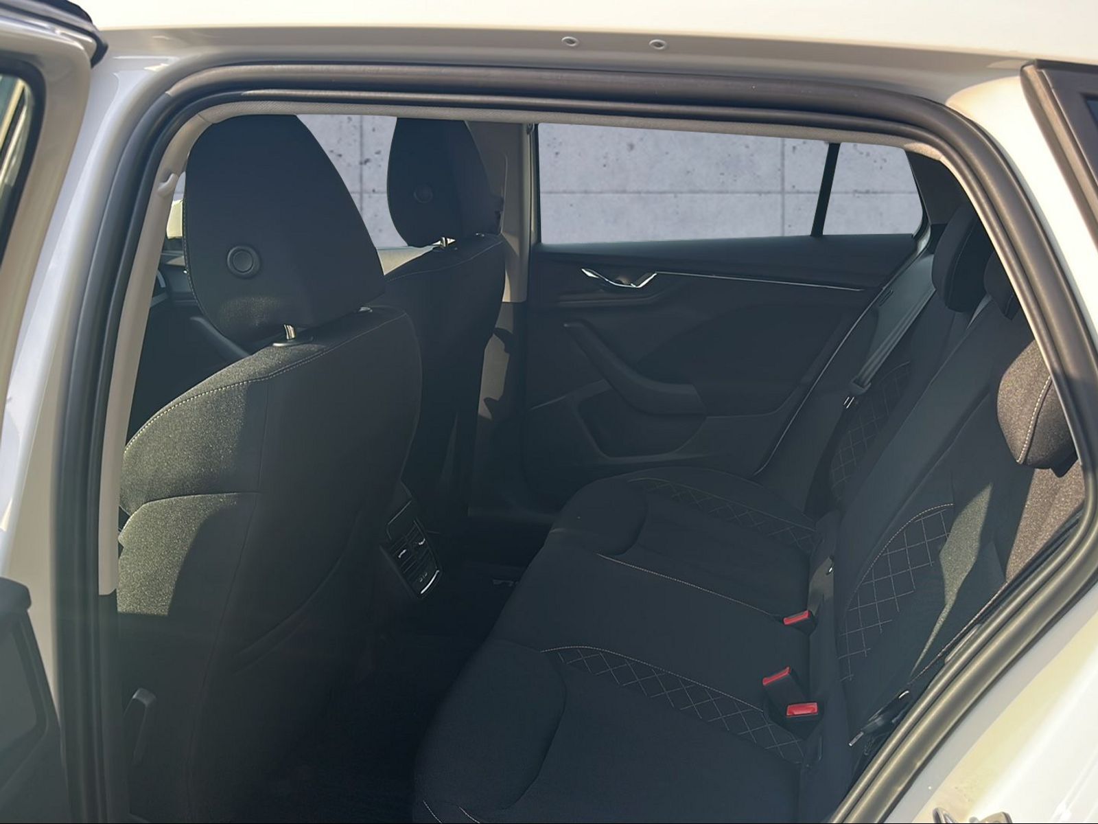 SKODA Scala 1.0 TSI Ambition DSG-image-14