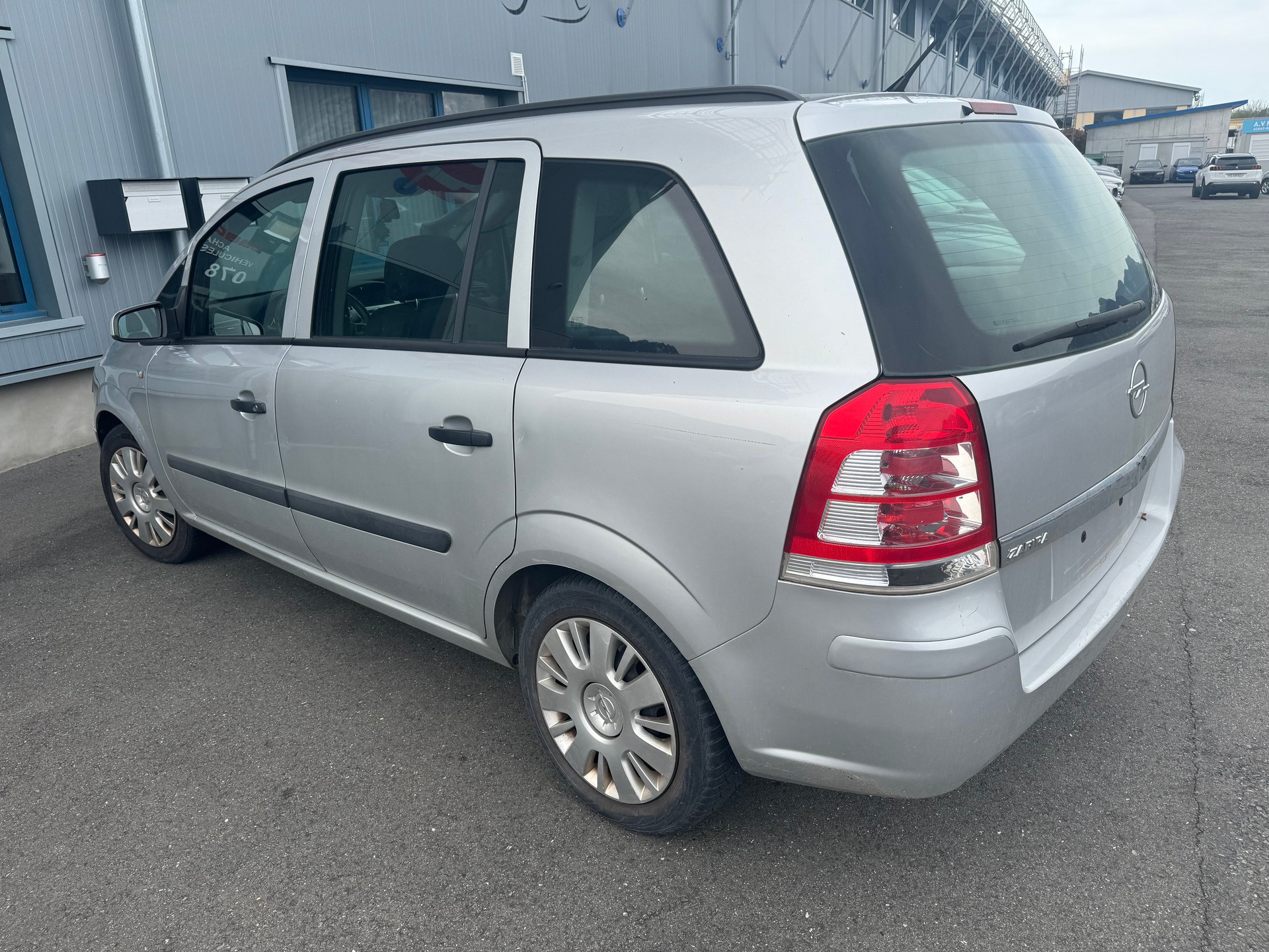 OPEL Zafira 1.8i 16V-image-4