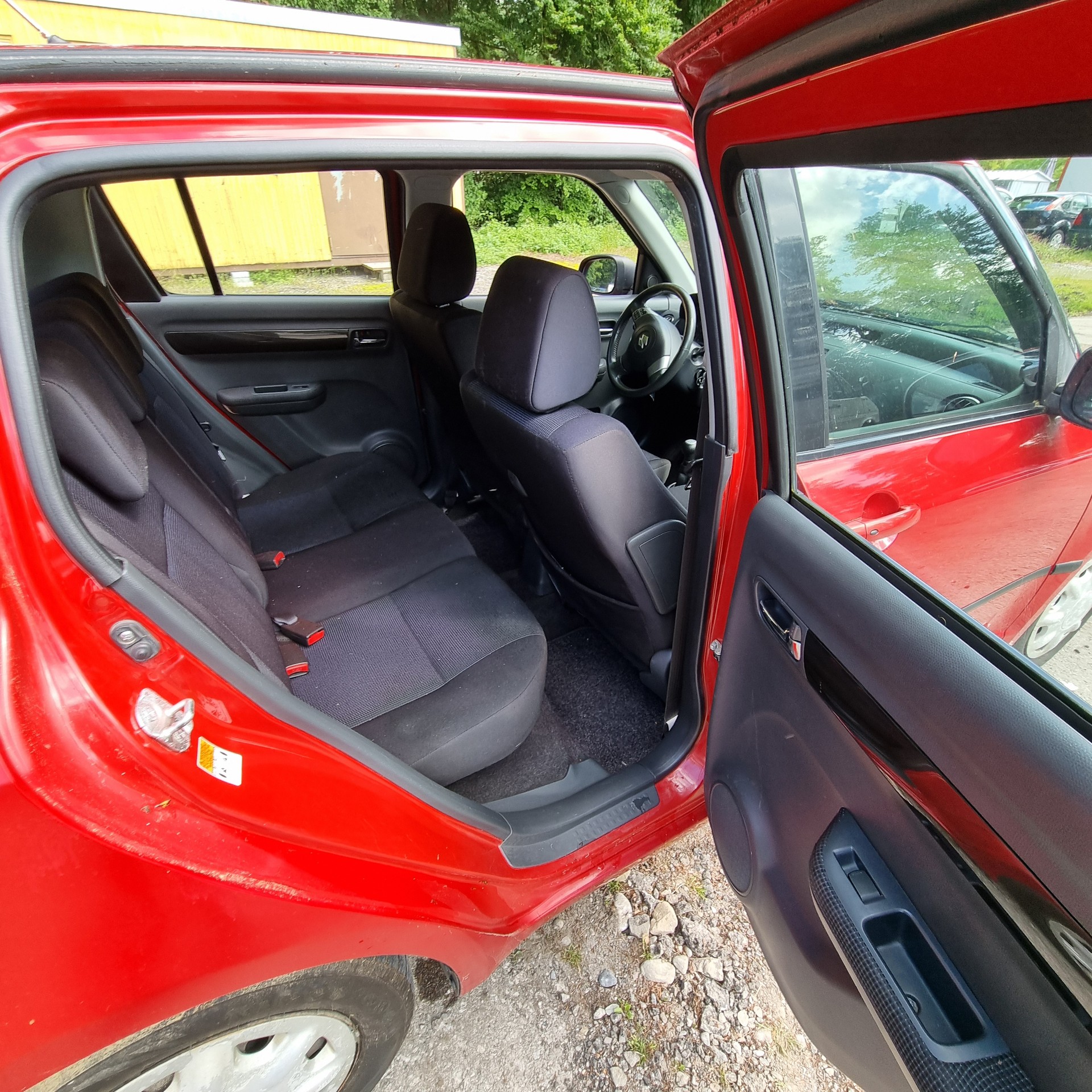 SUZUKI Swift 1.3i 16V GL Top-image-5
