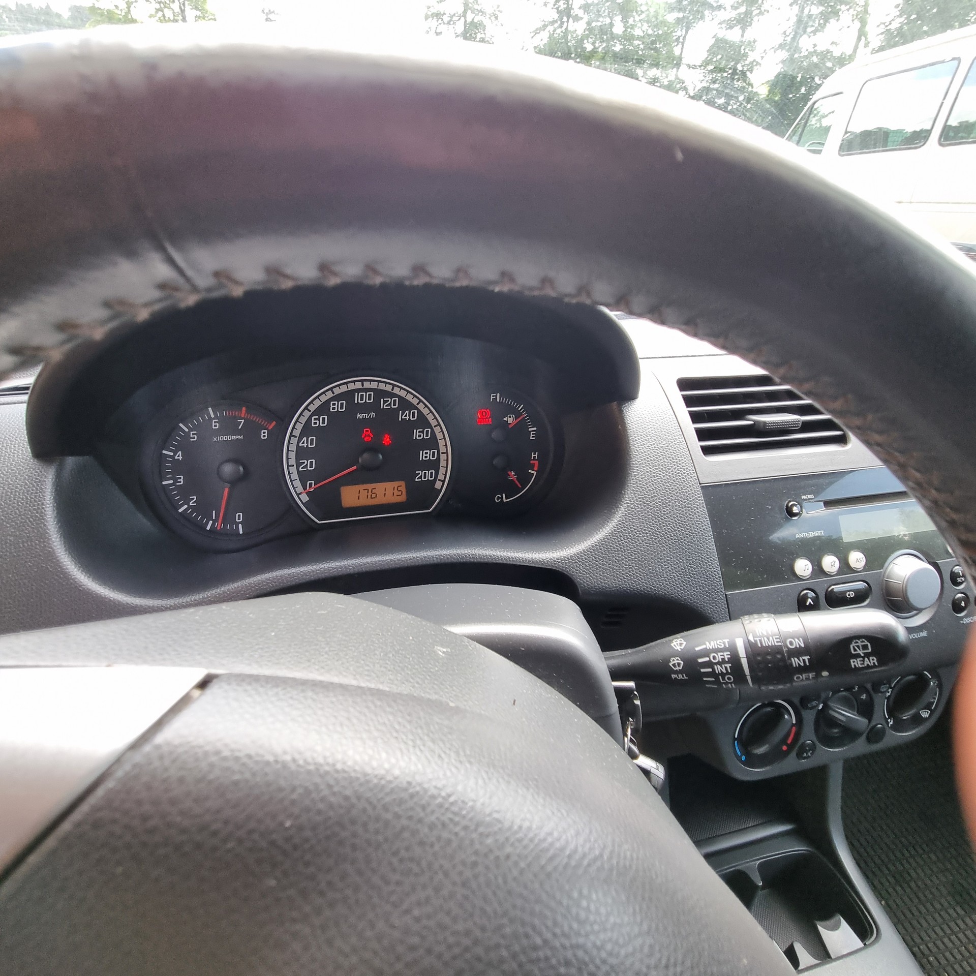 SUZUKI Swift 1.3i 16V GL Top-image-8