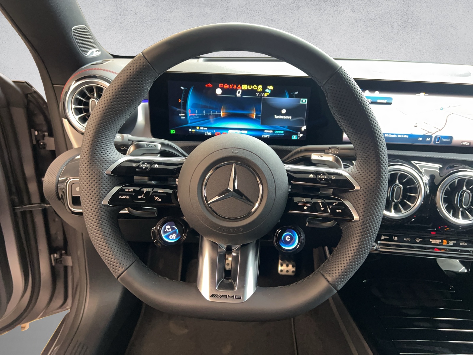 MERCEDES-BENZ CLA 35 AMG 4Matic Shooting Brake-image-11