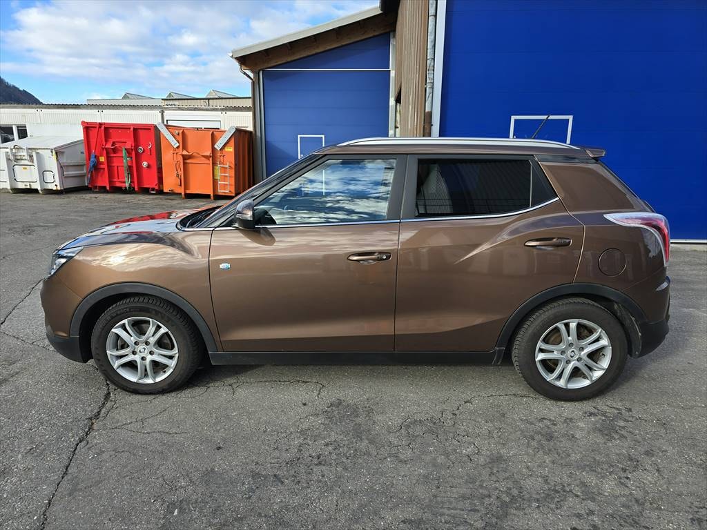 KGM-SsangYong Tivoli 1.6 eXDi Quartz 4WD Automatic-image-1