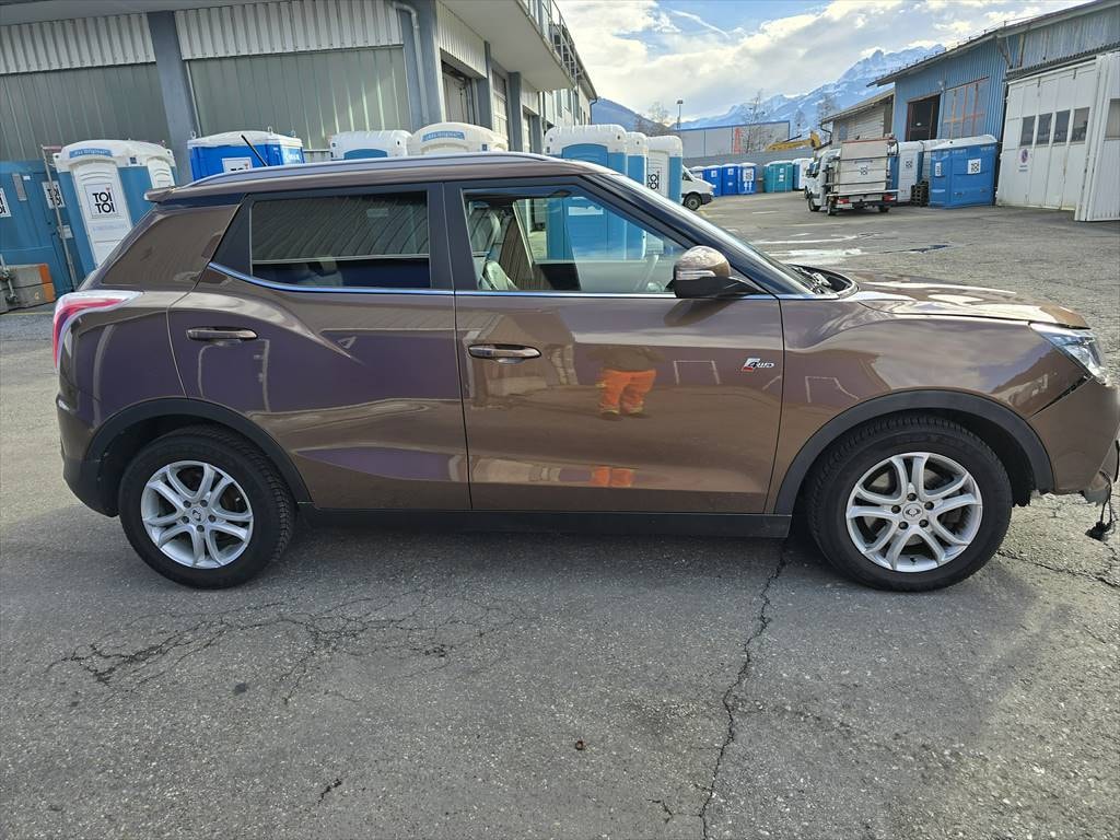 KGM-SsangYong Tivoli 1.6 eXDi Quartz 4WD Automatic-image-5
