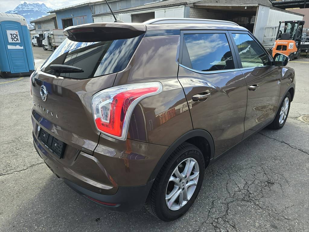 KGM-SsangYong Tivoli 1.6 eXDi Quartz 4WD Automatic-image-4