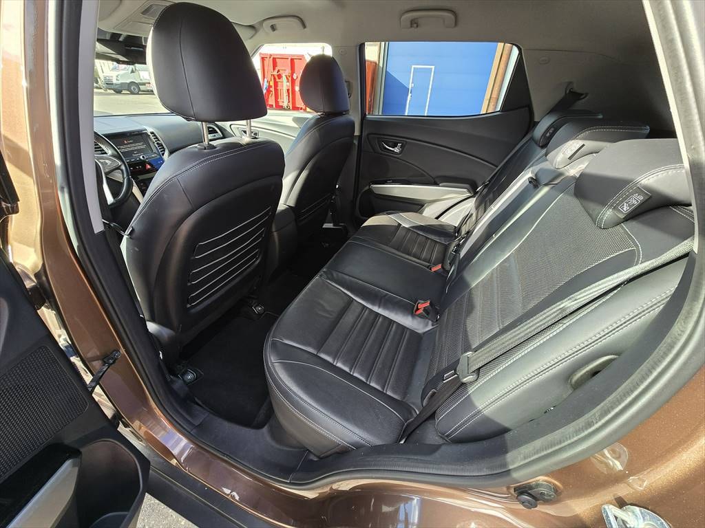 KGM-SsangYong Tivoli 1.6 eXDi Quartz 4WD Automatic-image-9