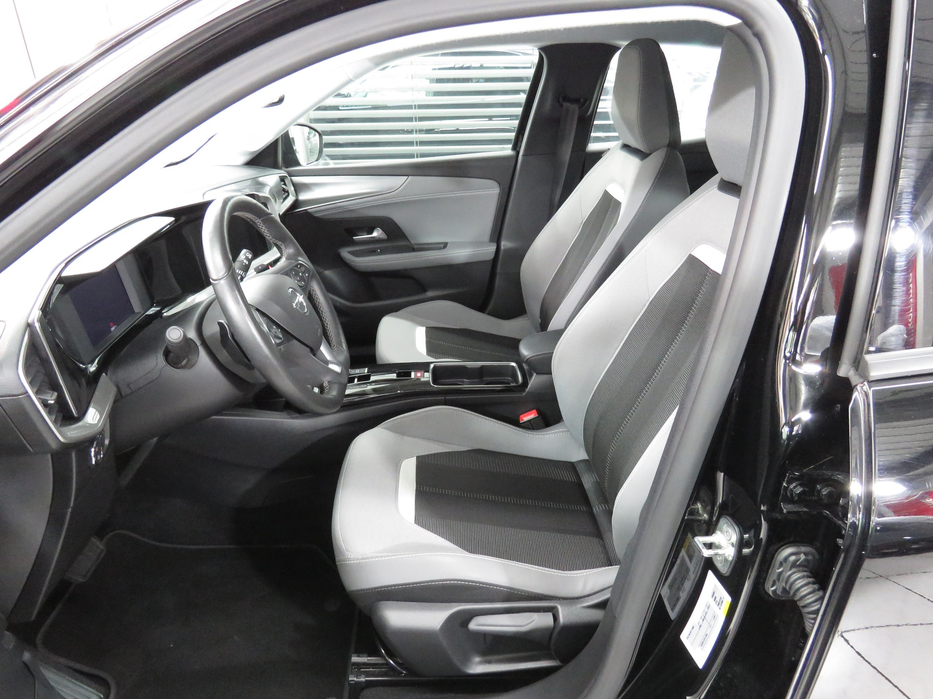 OPEL Mokka 1.2 Direct Injection Turbo Elegance Automat-image-7