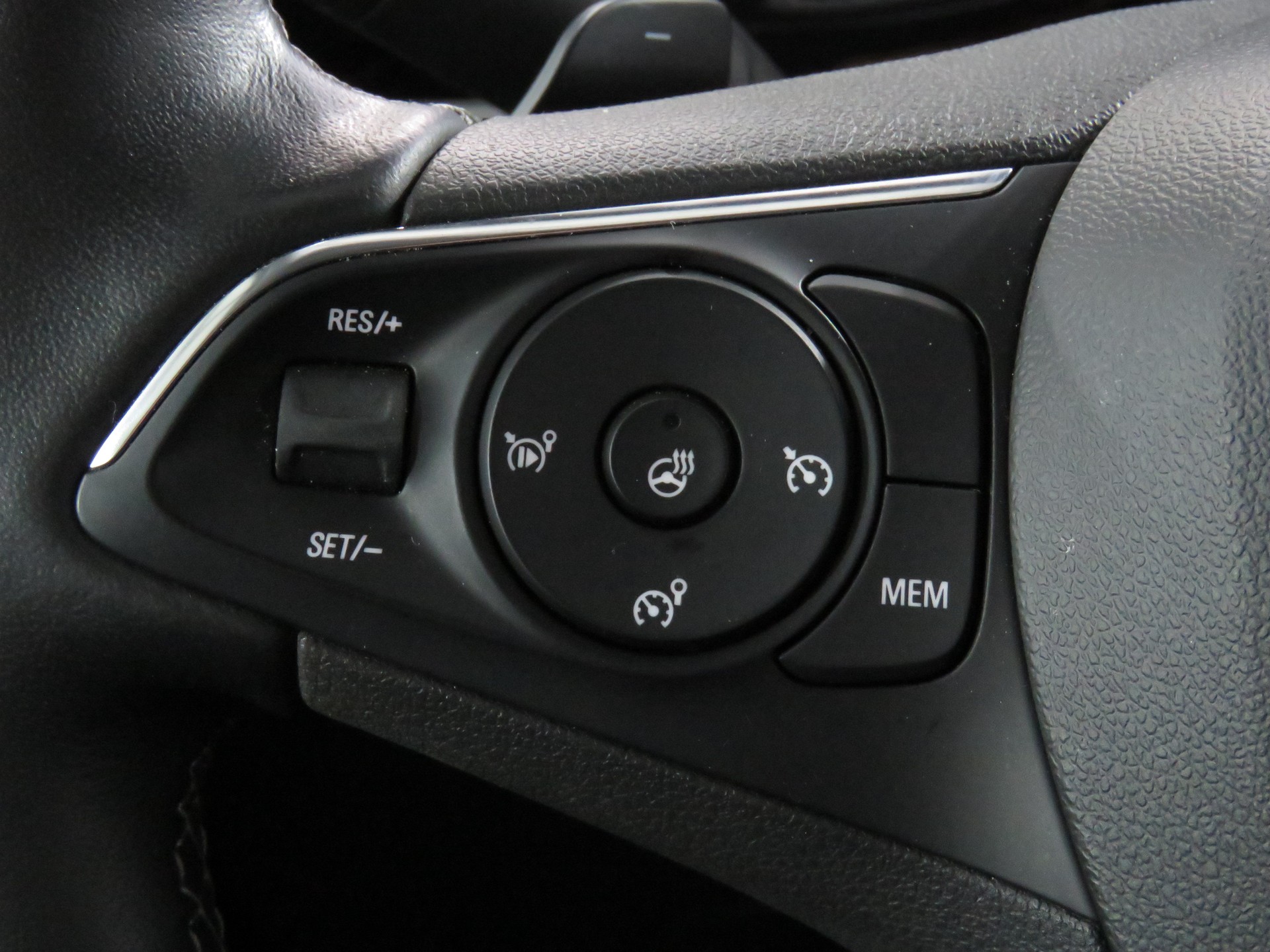 OPEL Mokka 1.2 Direct Injection Turbo Elegance Automat-image-16