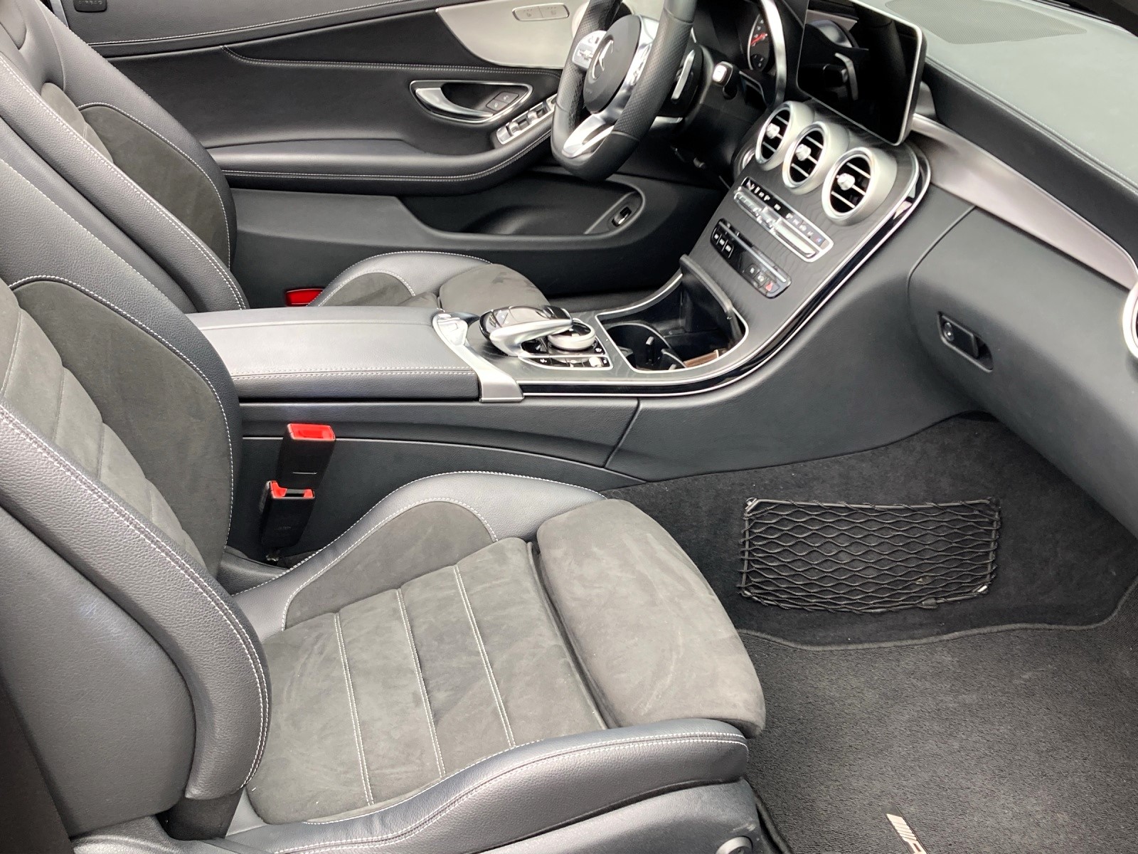 MERCEDES-BENZ C 200 AMG Line 4Matic 9G-Tronic Cabriolet-image-8