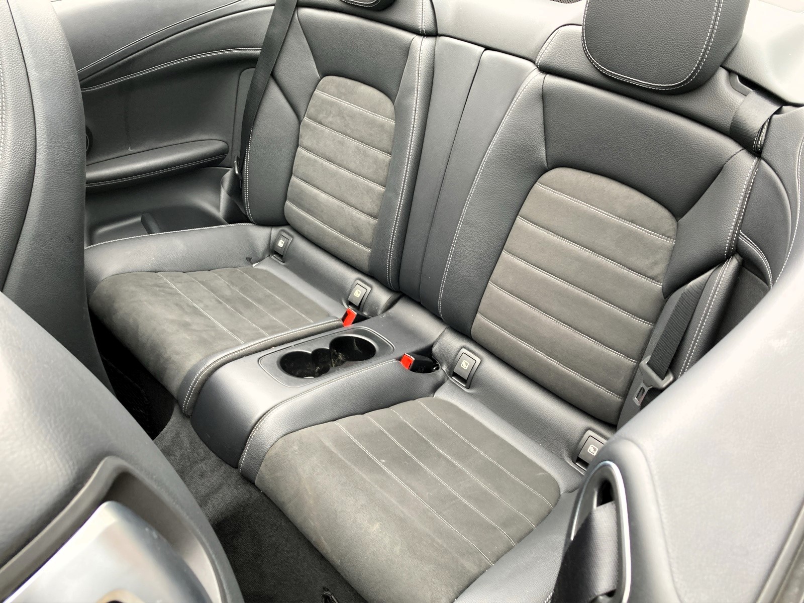 MERCEDES-BENZ C 200 AMG Line 4Matic 9G-Tronic Cabriolet-image-7