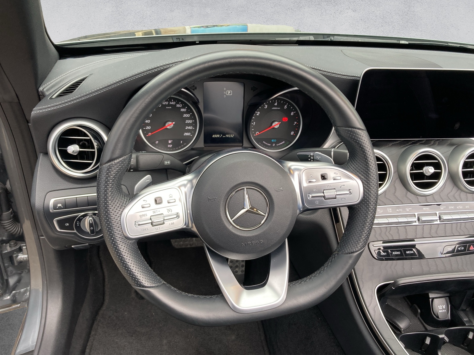 MERCEDES-BENZ C 200 AMG Line 4Matic 9G-Tronic Cabriolet-image-5