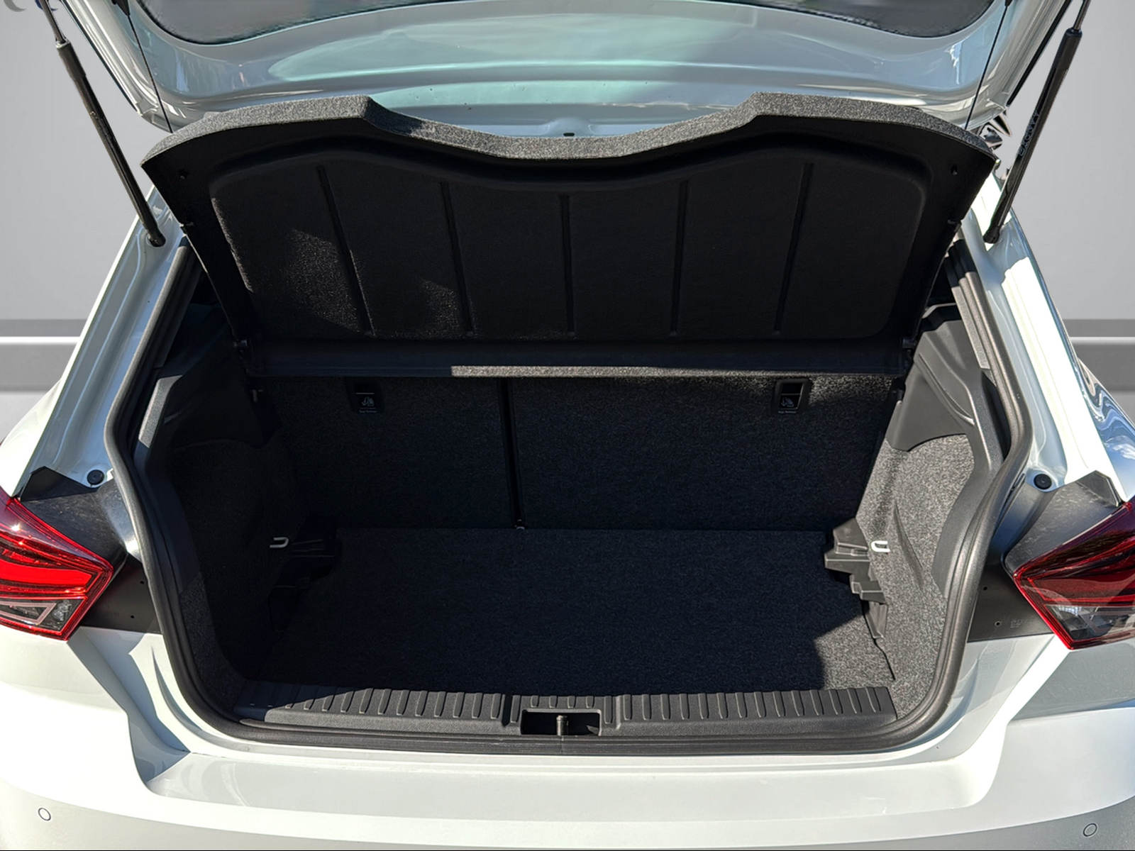 SEAT Ibiza 1.5 EcoTSI Anniversary DSG-image-9