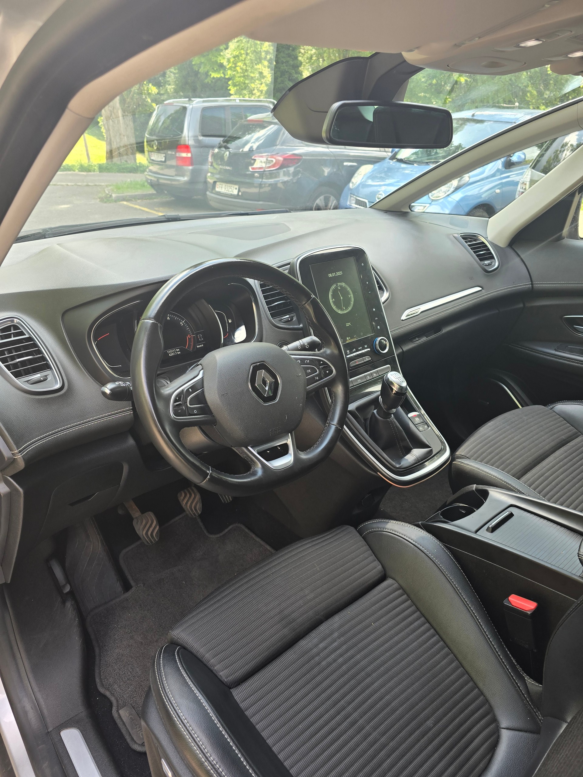 RENAULT Grand Scénic 1.2 16V Turbo Initiale Paris-image-4