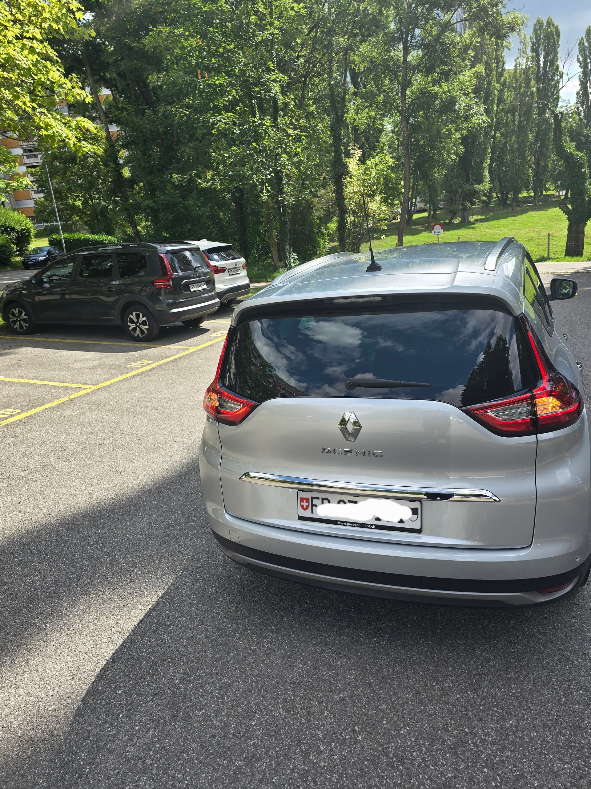 RENAULT Grand Scénic 1.2 16V Turbo Initiale Paris-image-3