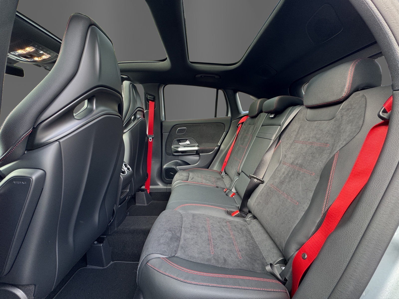 MERCEDES-BENZ GLA AMG 45 S 4Matic+ 8G-DCT-image-12