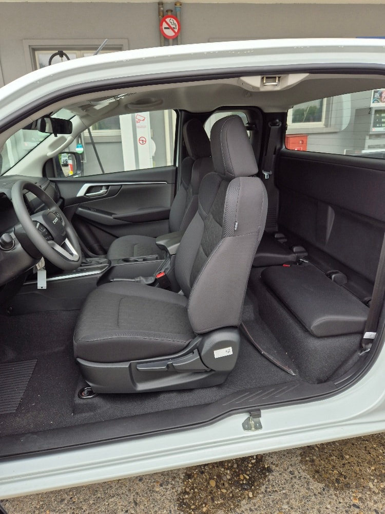 ISUZU D-MAX 1.9 SpaceCab N60BB+ 4x4-image-8