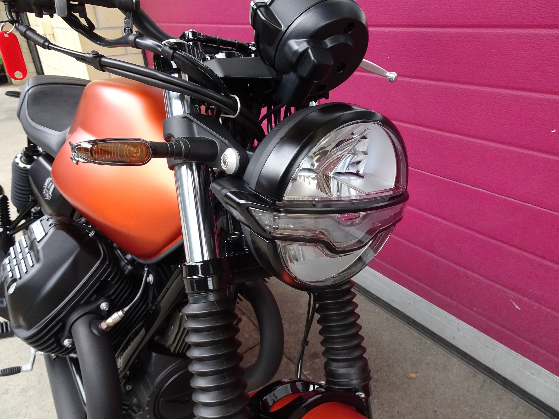 MOTO GUZZI V7 IV 850 Stone-image-11