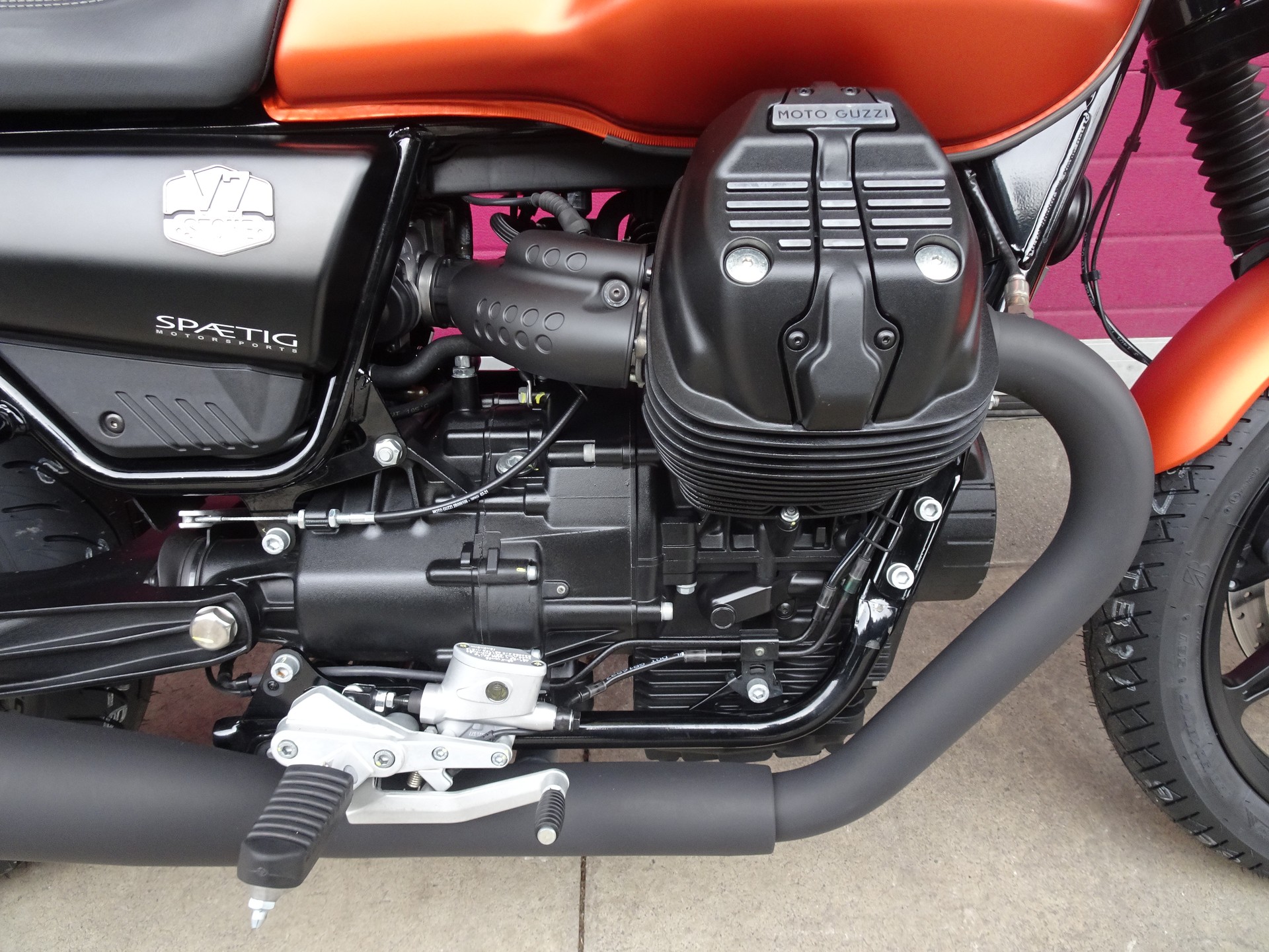 MOTO GUZZI V7 IV 850 Stone-image-9