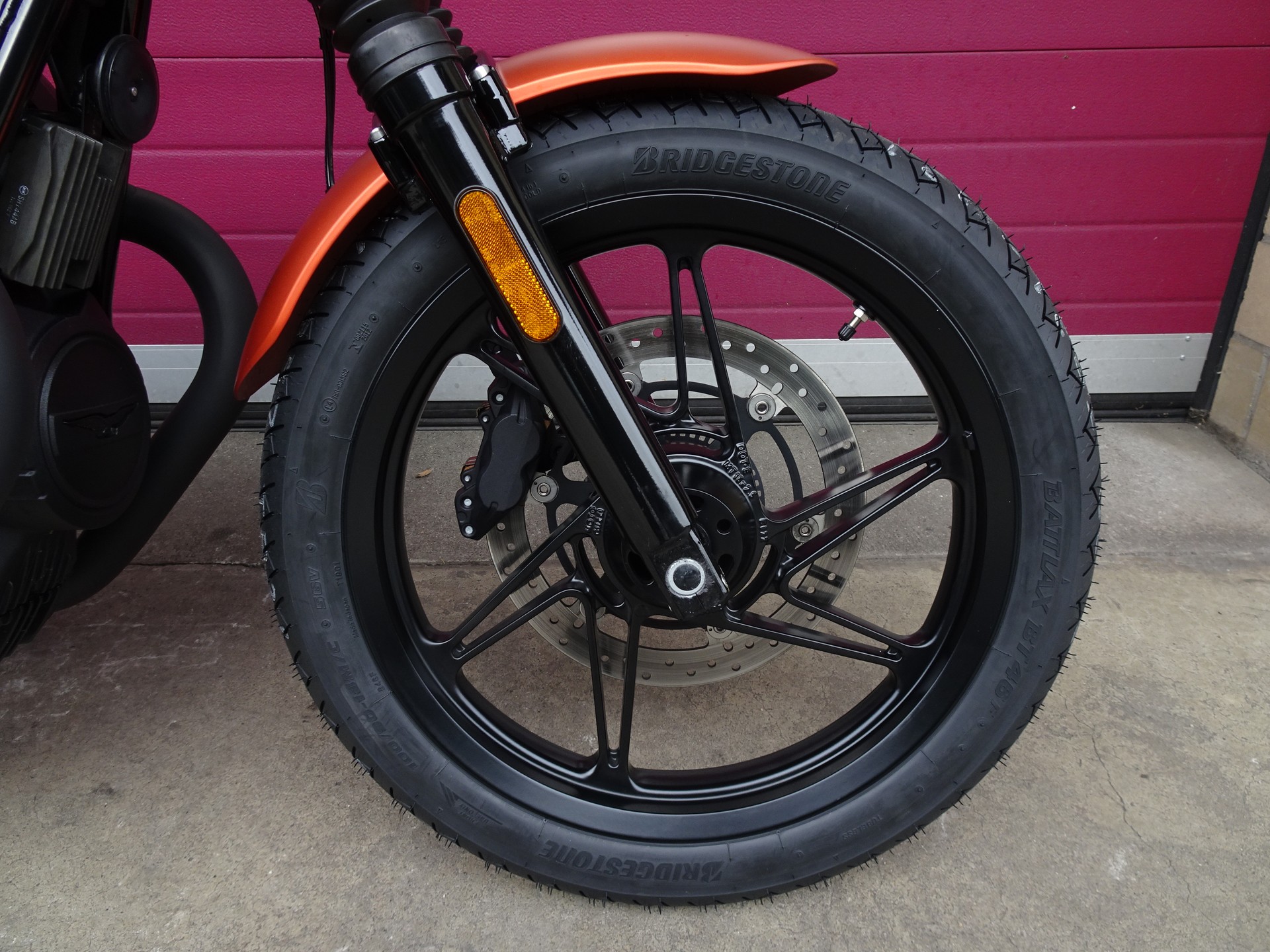 MOTO GUZZI V7 IV 850 Stone-showroom-element-1