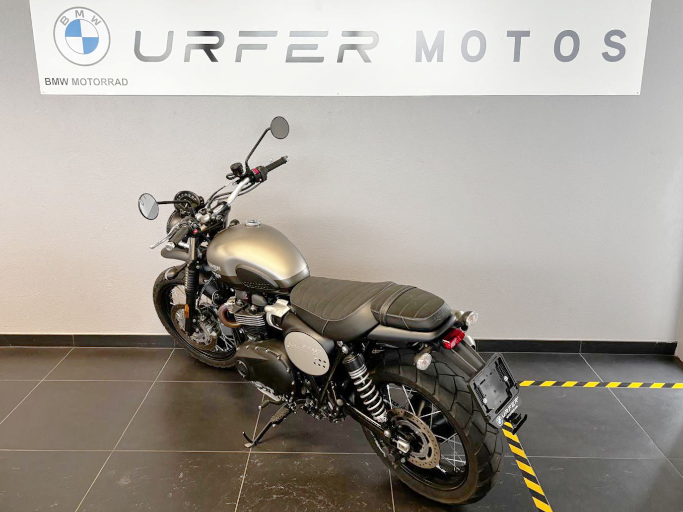 TRIUMPH Street Scrambler 900 Sandstorm-image-6