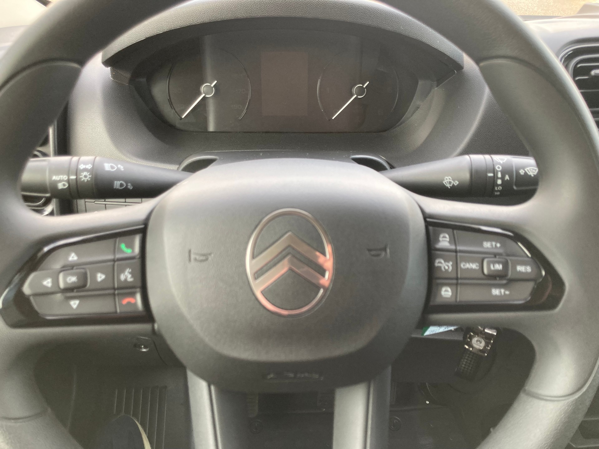 CITROEN Jumper 35 2.2 BlueHDi 140 L2H2-image-8