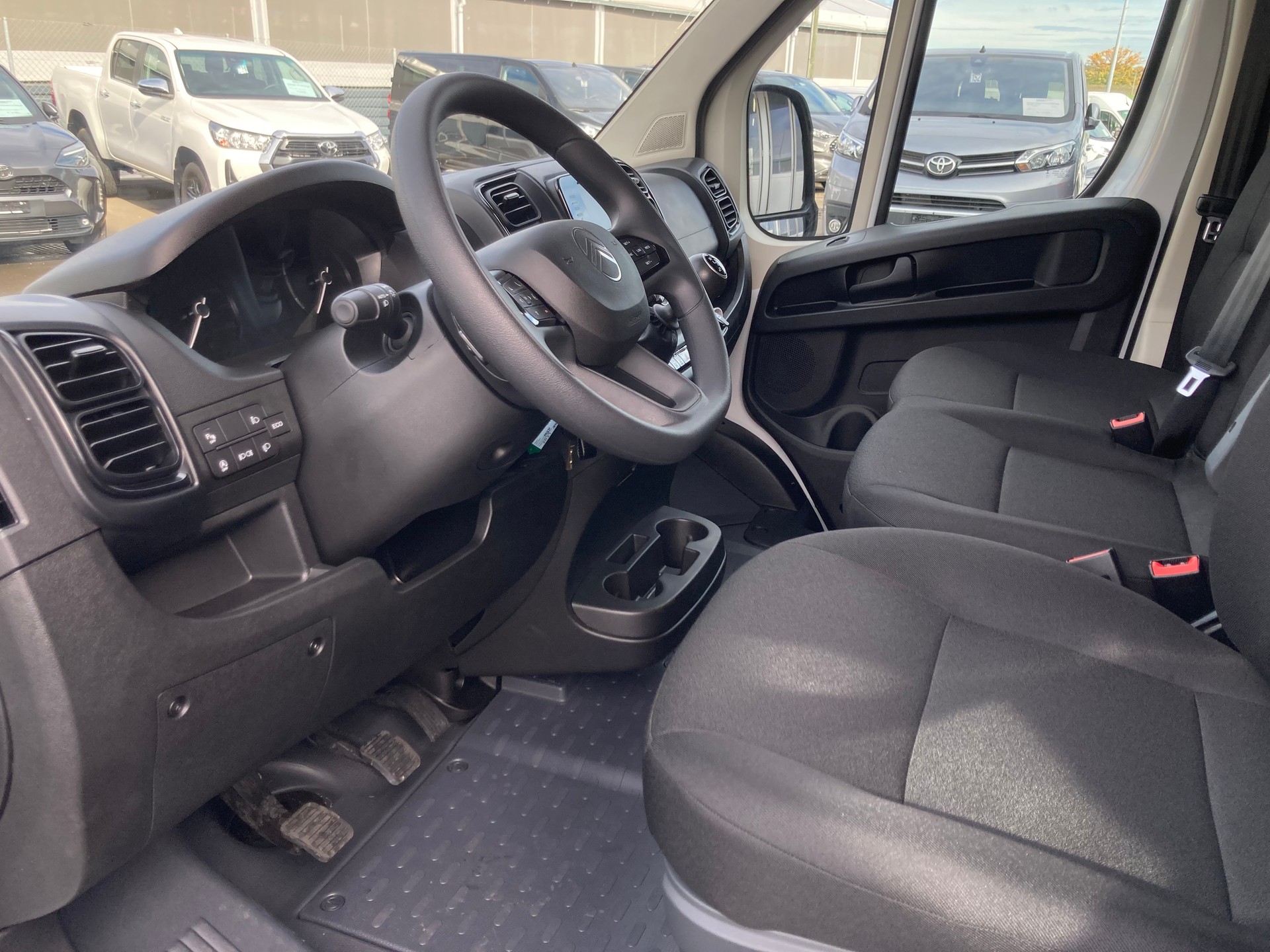 CITROEN Jumper 35 2.2 BlueHDi 140 L2H2-image-9