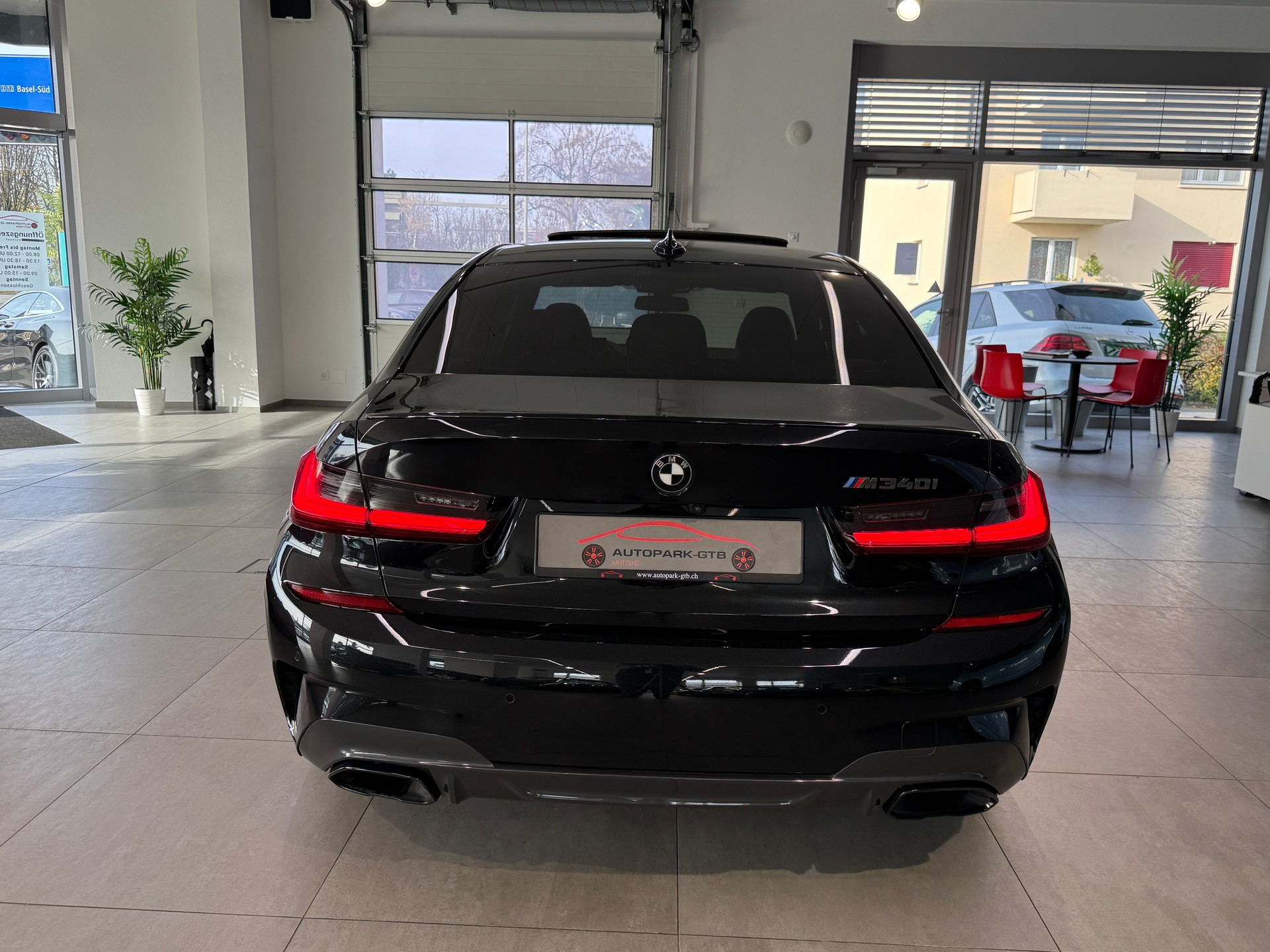 BMW M340i xDrive Steptronic-image-8
