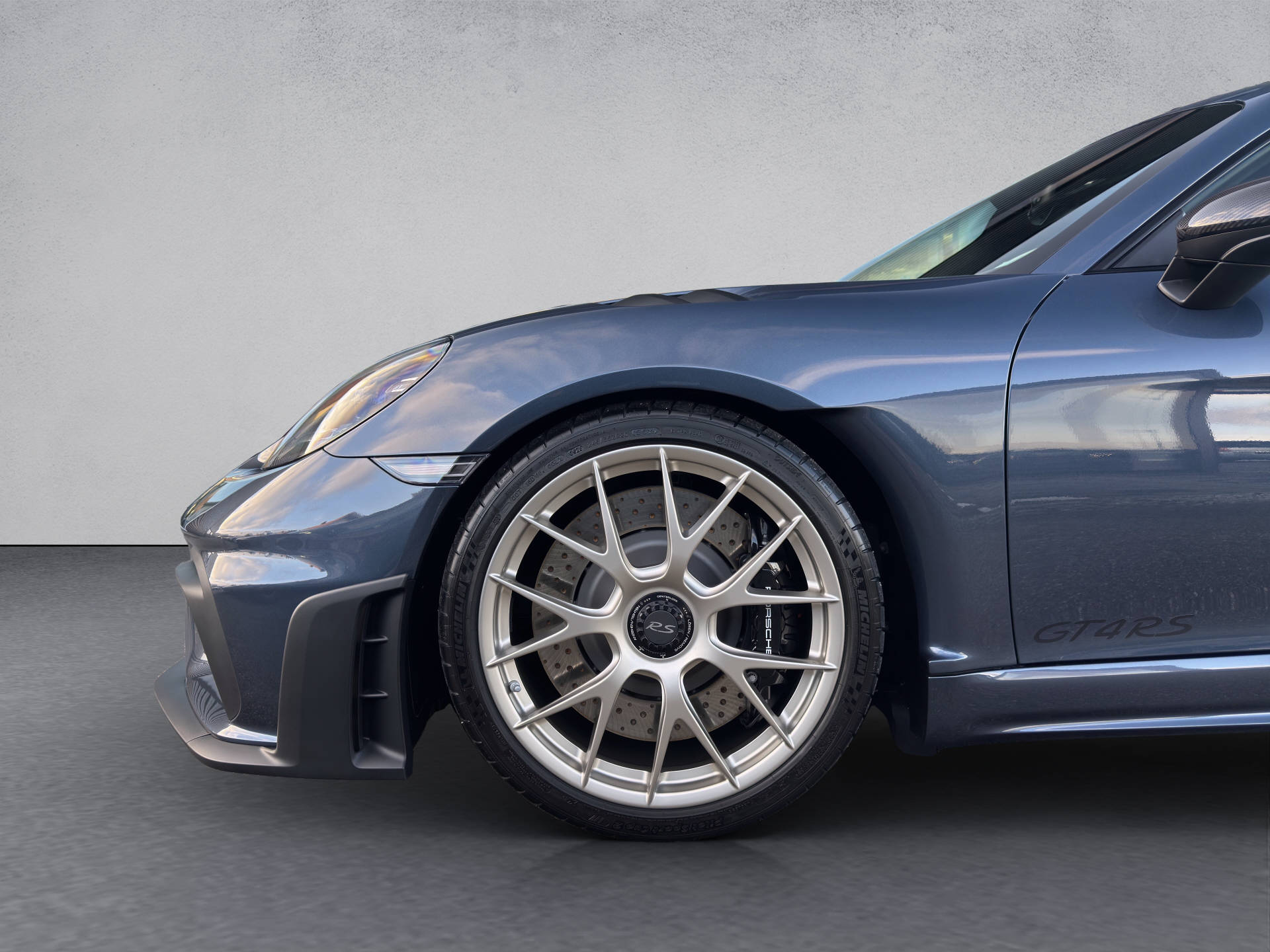 PORSCHE Cayman 718 GT4 RS-image-14