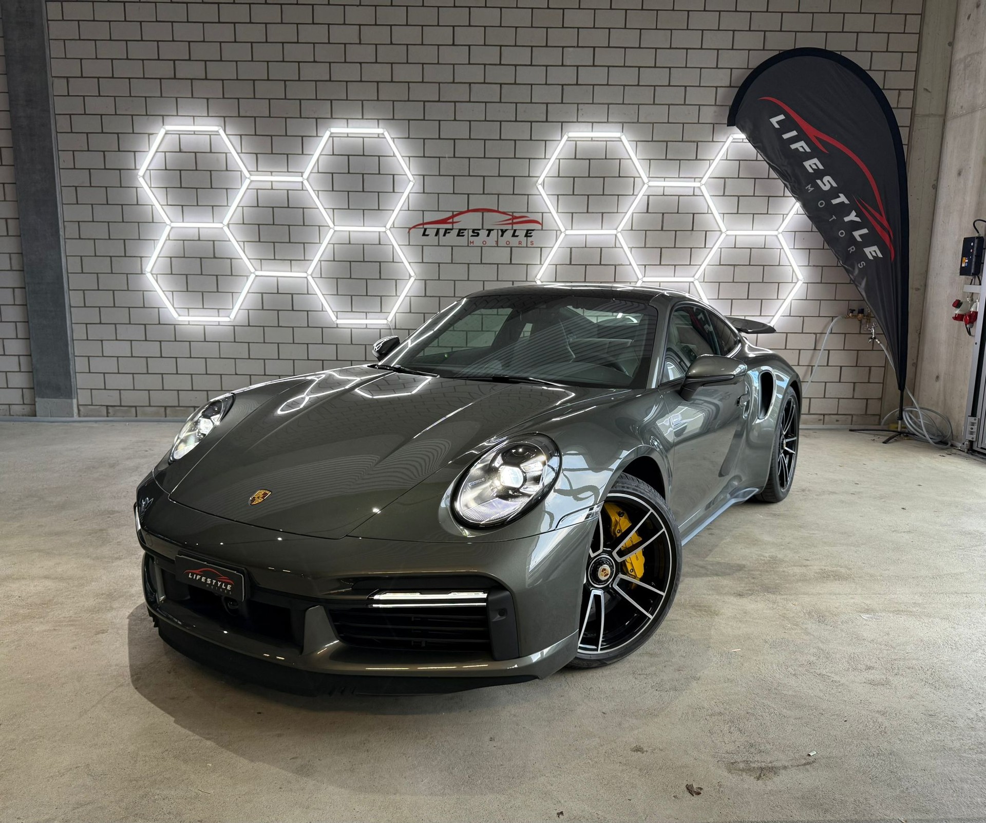 PORSCHE 911 Turbo S PDK-image-0