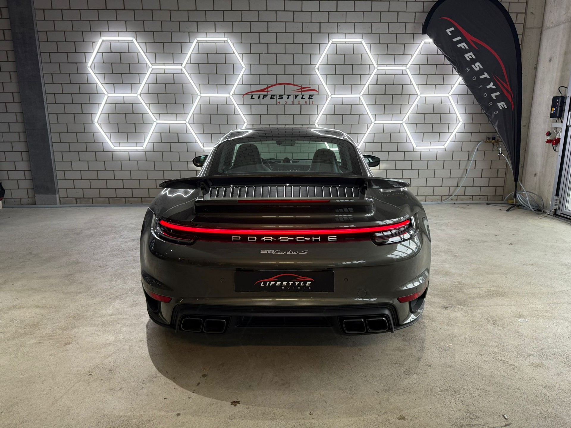 PORSCHE 911 Turbo S PDK-image-3