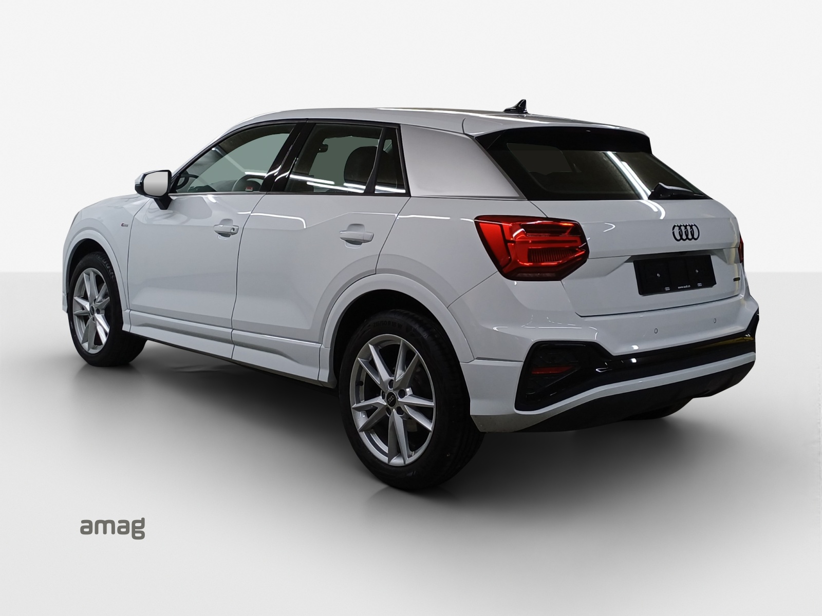 AUDI Q2 40 TFSI S line quattro S-tronic-image-2