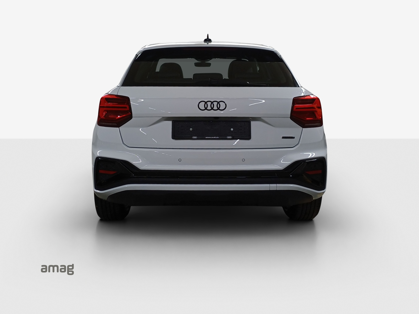 AUDI Q2 40 TFSI S line quattro S-tronic-image-3