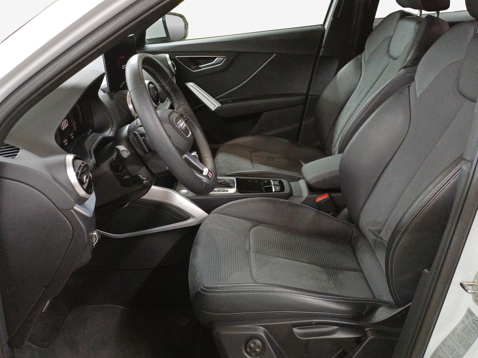 AUDI Q2 40 TFSI S line quattro S-tronic-image-7