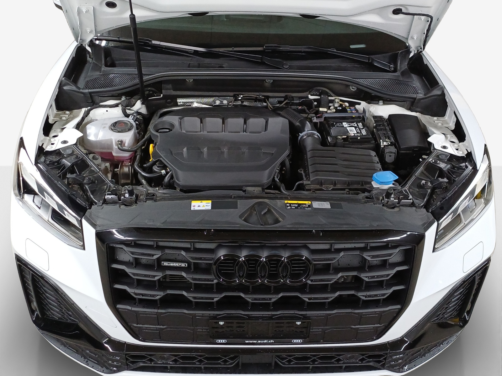AUDI Q2 40 TFSI S line quattro S-tronic-image-14