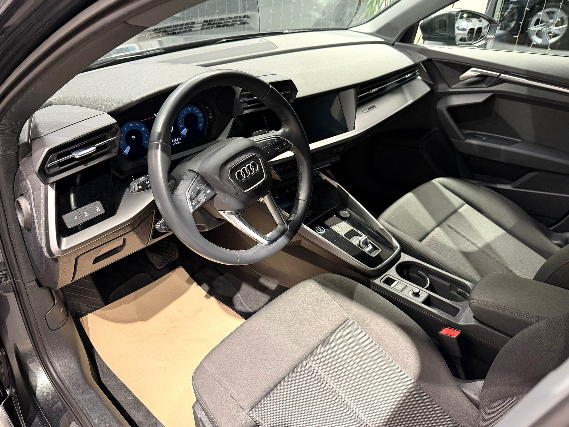 AUDI A3 Sportback 35 TFSI S line Attraction S-tronic-image-12