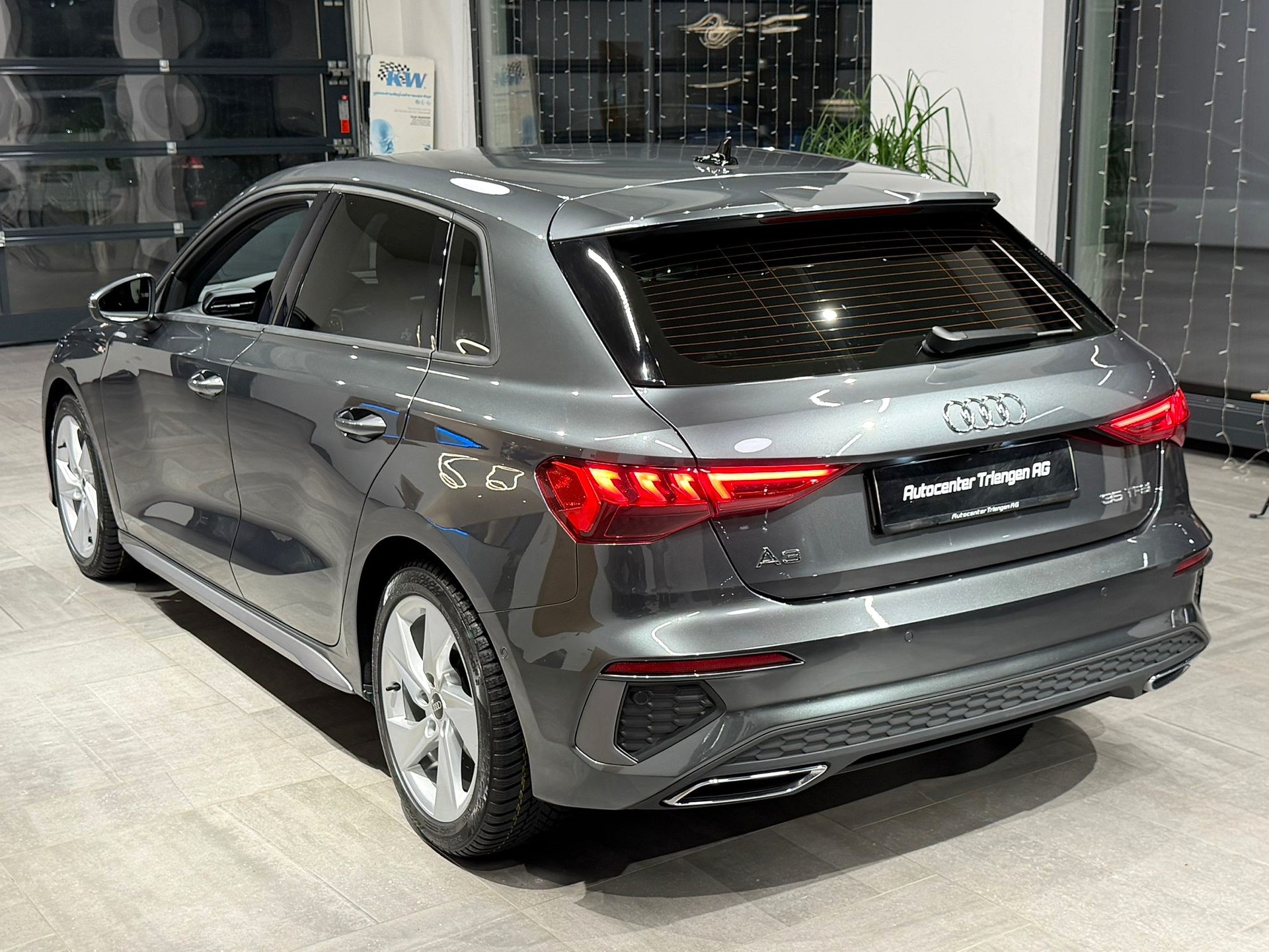 AUDI A3 Sportback 35 TFSI S line Attraction S-tronic-image-6
