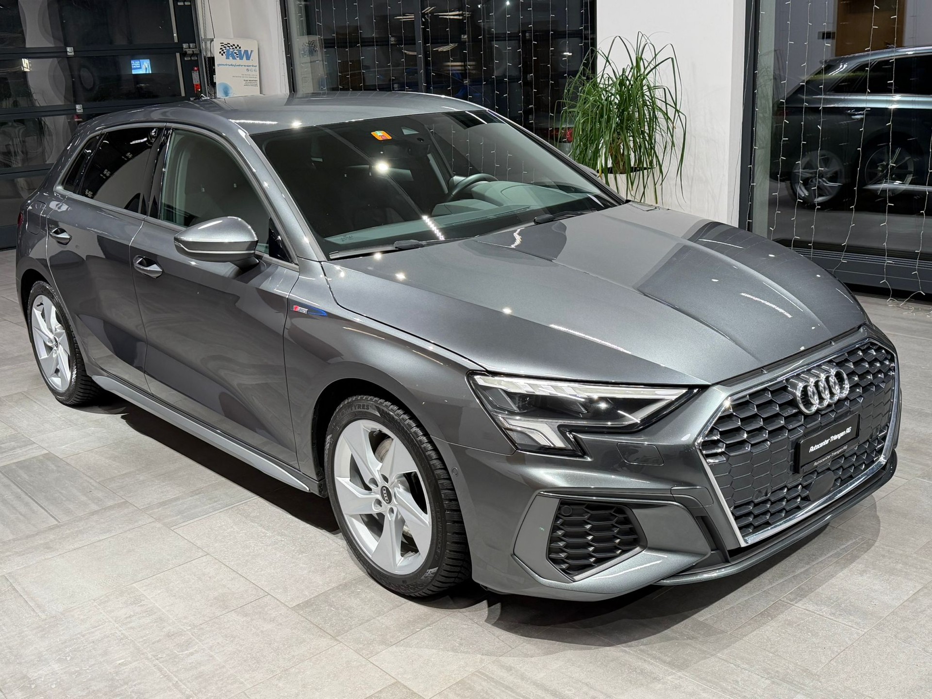 AUDI A3 Sportback 35 TFSI S line Attraction S-tronic-image-2