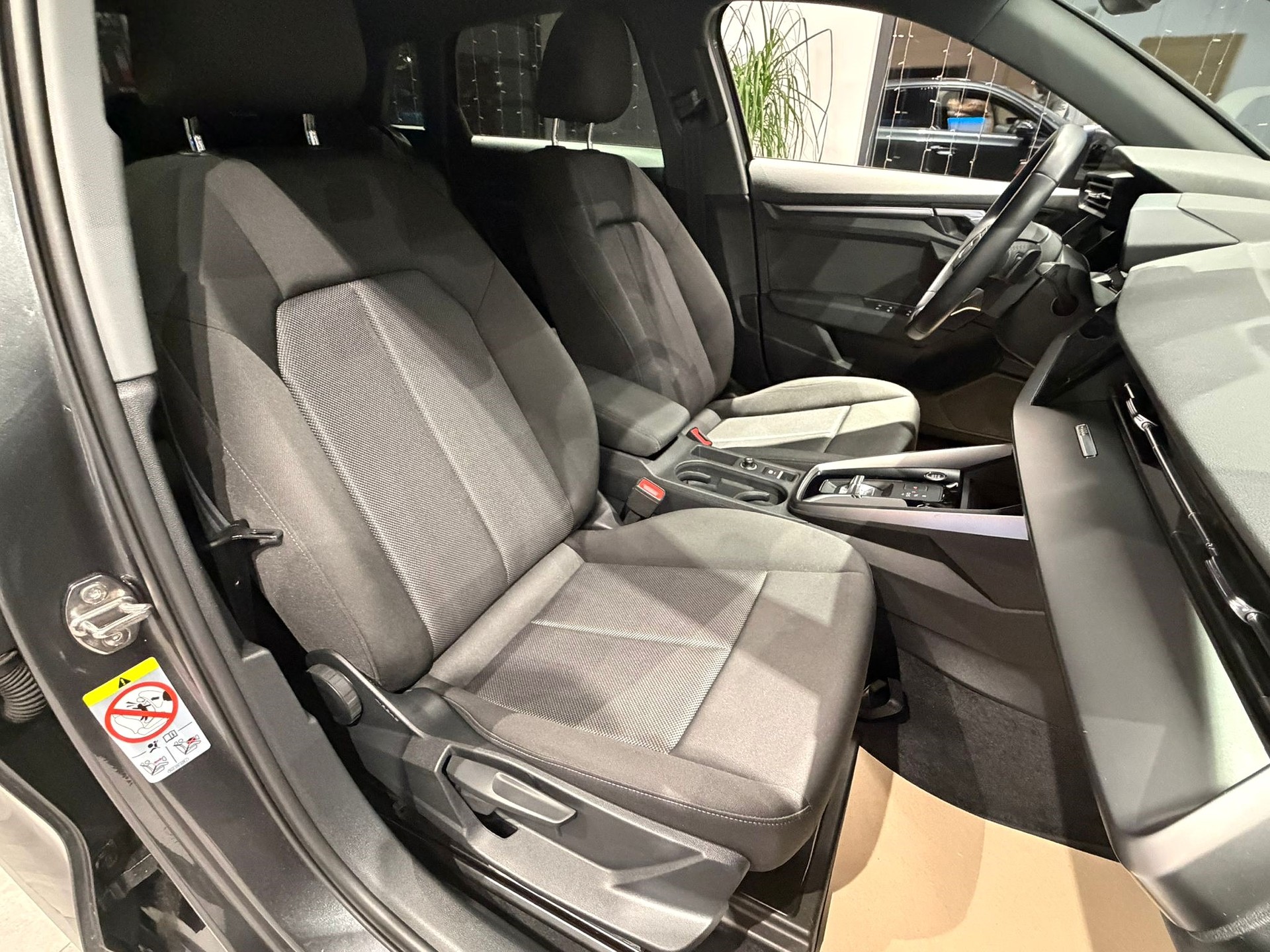 AUDI A3 Sportback 35 TFSI S line Attraction S-tronic-image-15